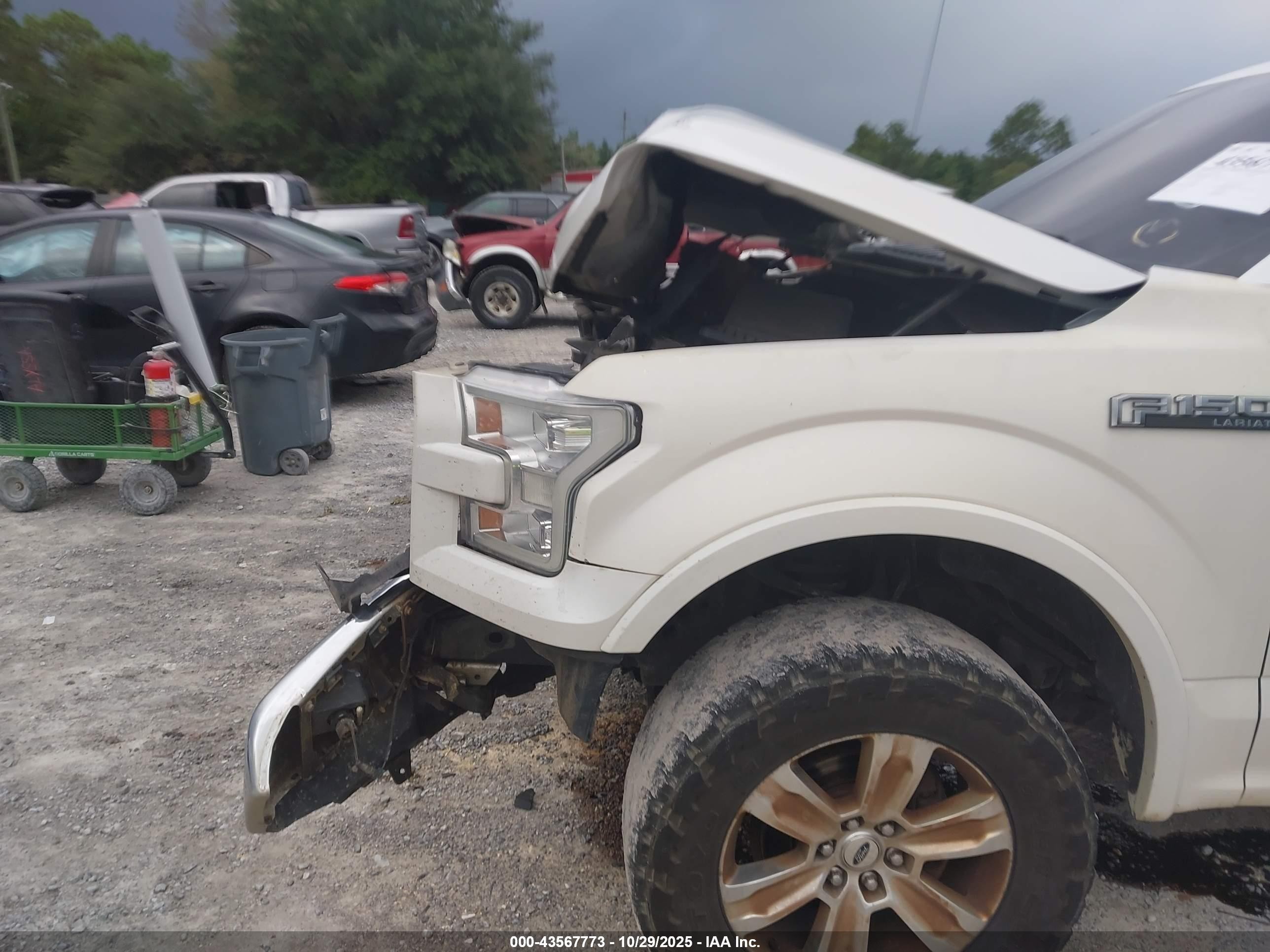 2015 Ford F-150 Lariat White vin: 1FTEW1EF3FFA60285