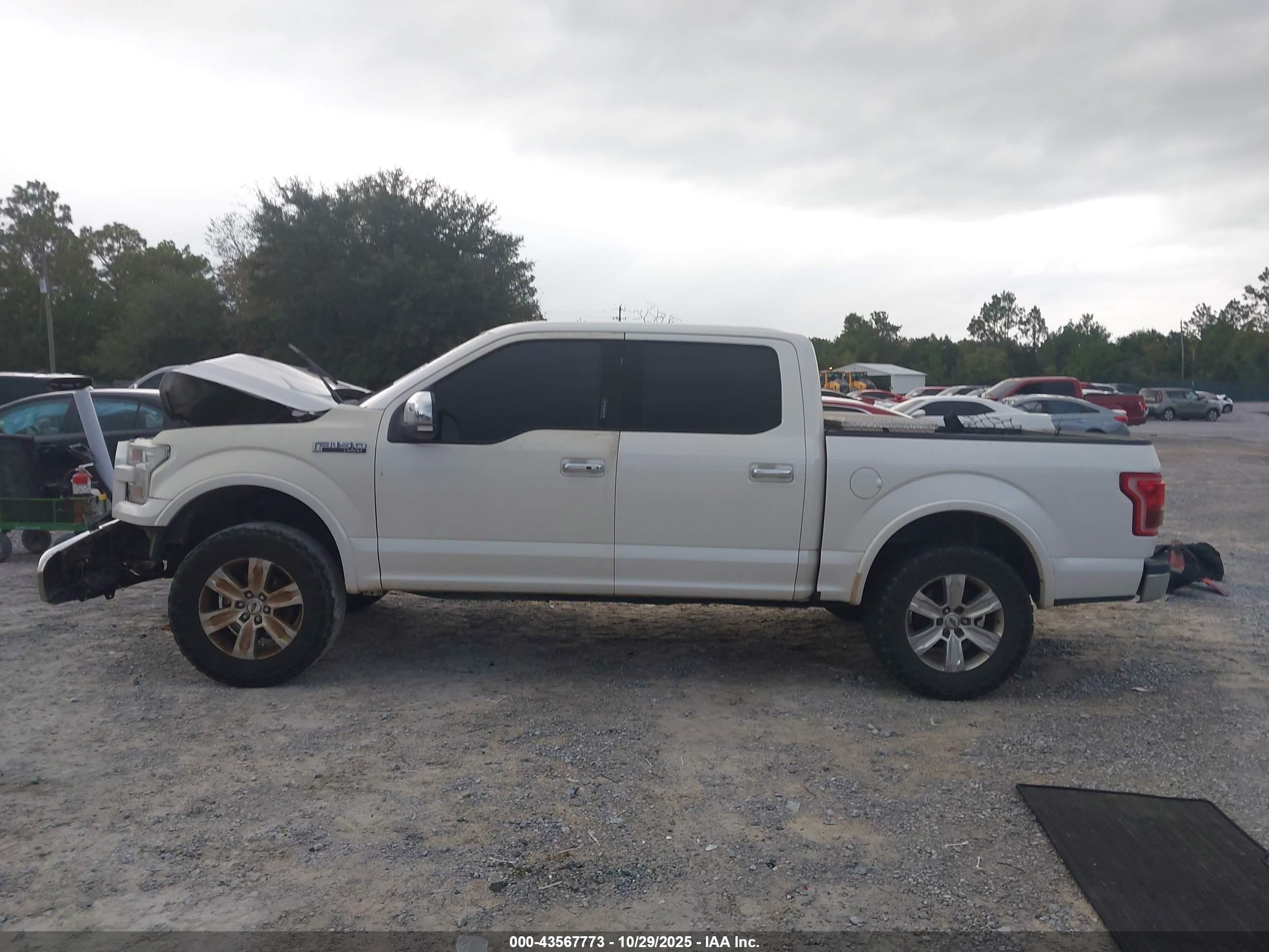 2015 Ford F-150 Lariat White vin: 1FTEW1EF3FFA60285