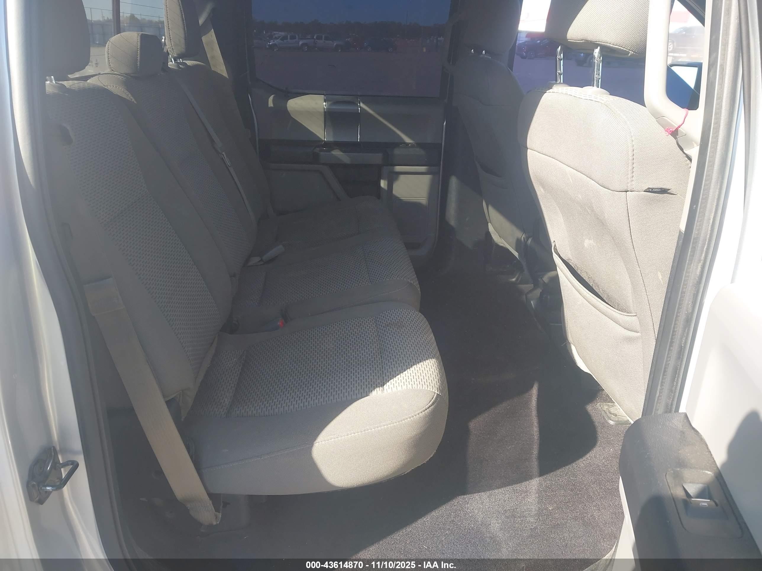 2017 Ford F-150 Xlt Silver vin: 1FTEW1EF3HFB27115
