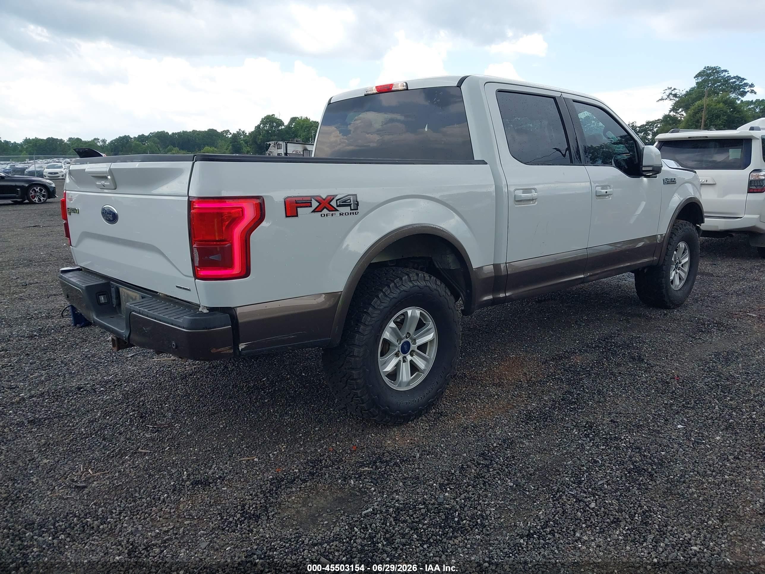 2015 Ford F-150 Lariat White vin: 1FTEW1EF4FFA26050