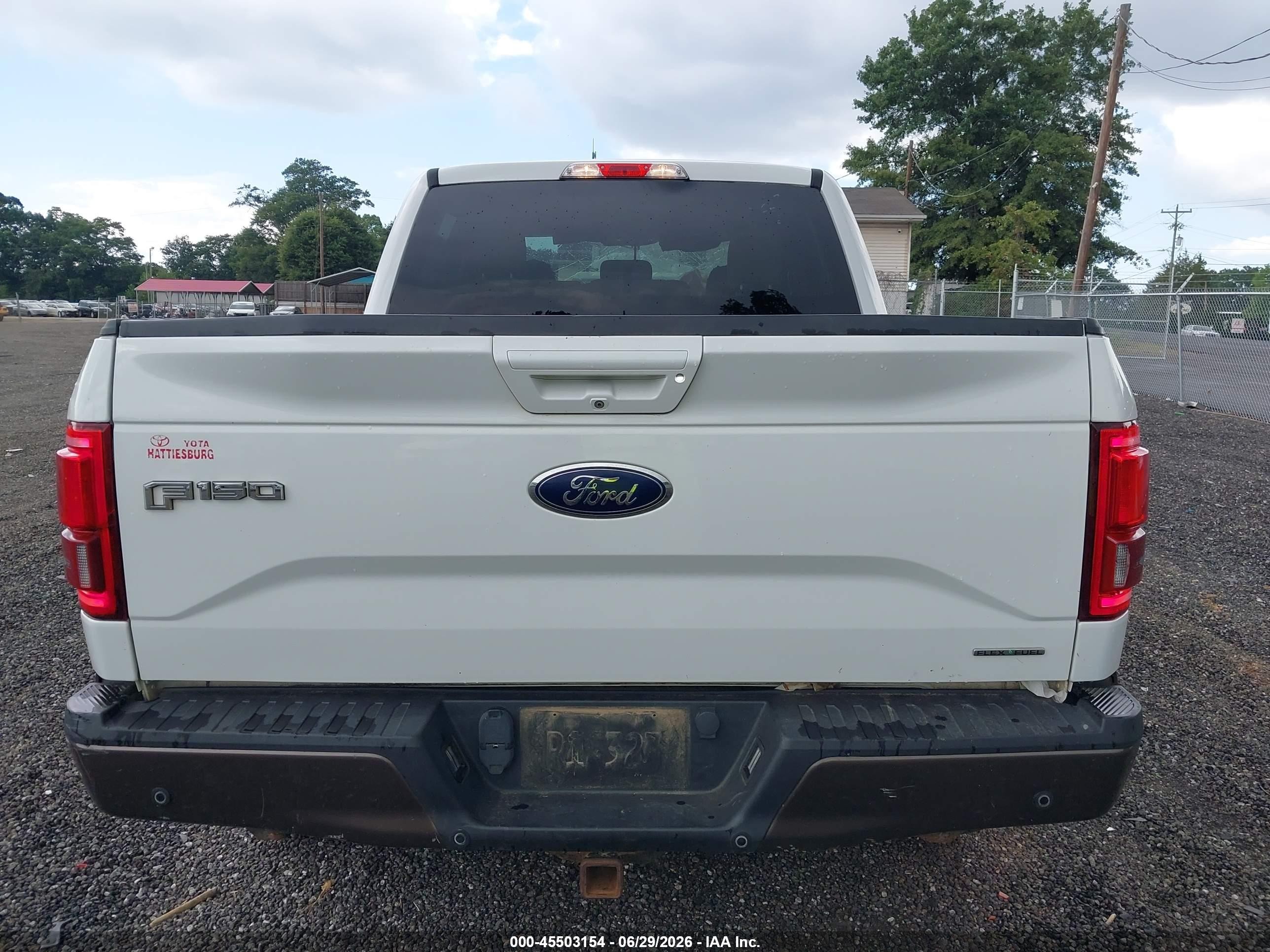 2015 Ford F-150 Lariat White vin: 1FTEW1EF4FFA26050