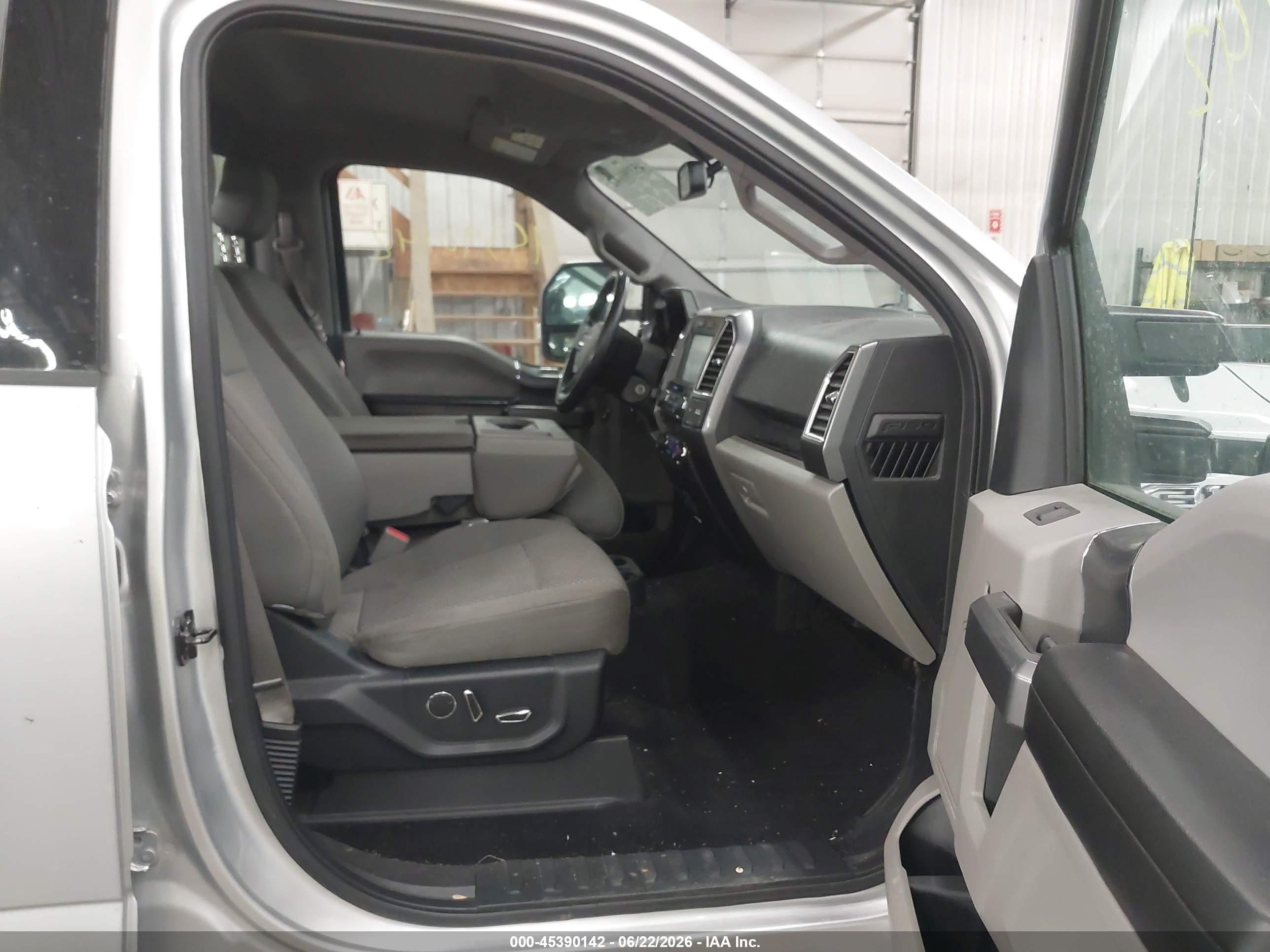 2015 Ford F-150 Xlt Silver vin: 1FTEW1EF4FFB62081