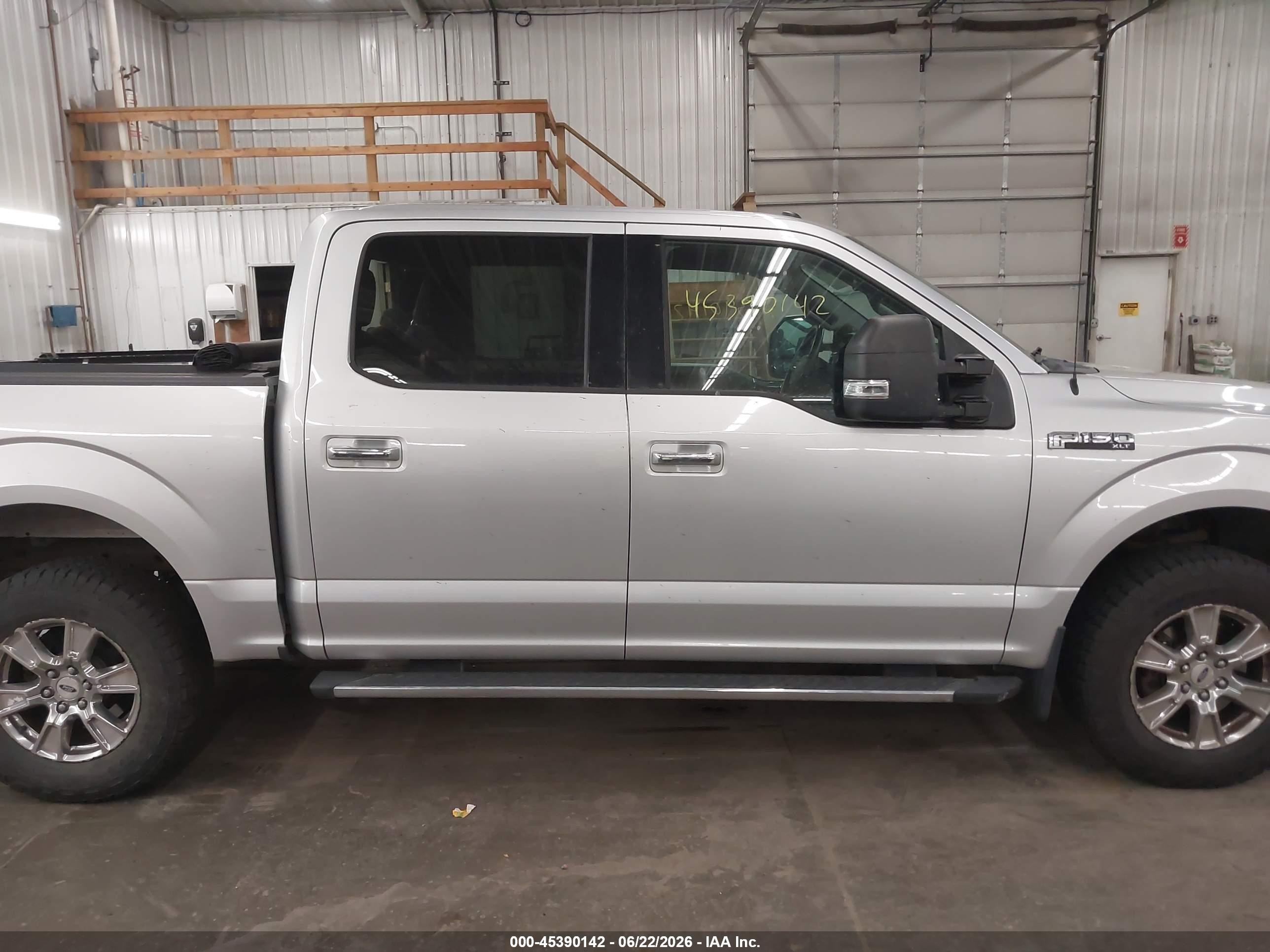 2015 Ford F-150 Xlt Silver vin: 1FTEW1EF4FFB62081