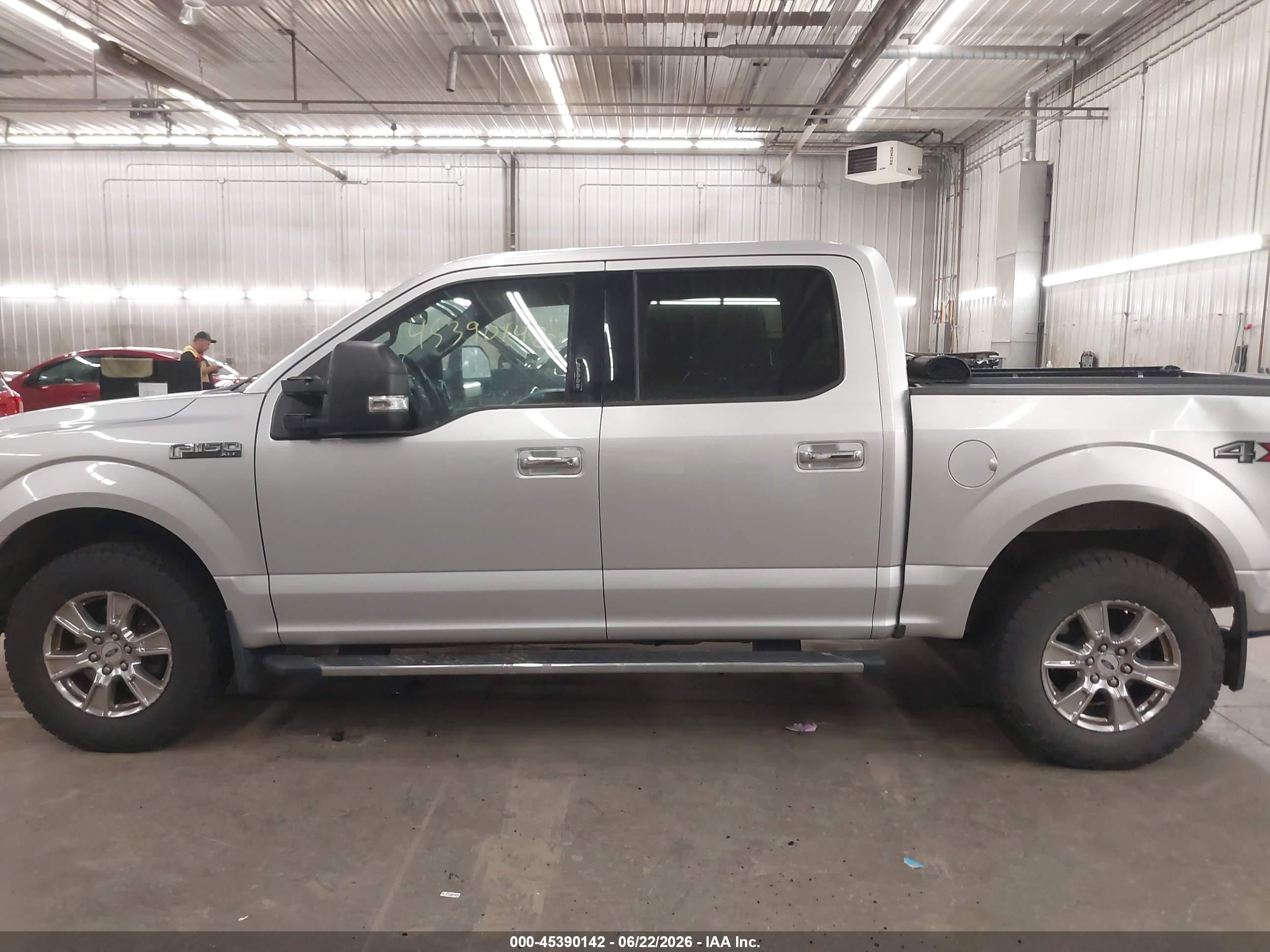 2015 Ford F-150 Xlt Silver vin: 1FTEW1EF4FFB62081