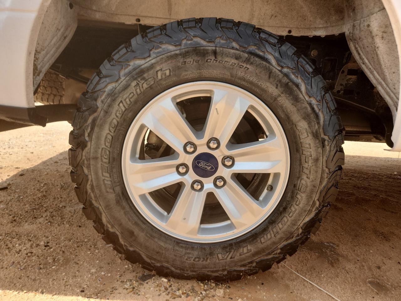 2017 Ford F150 Supercrew White vin: 1FTEW1EF4HKD55437 Damage: Right Rear Wheel, Heavy Scratch, 2 To 3 Inches