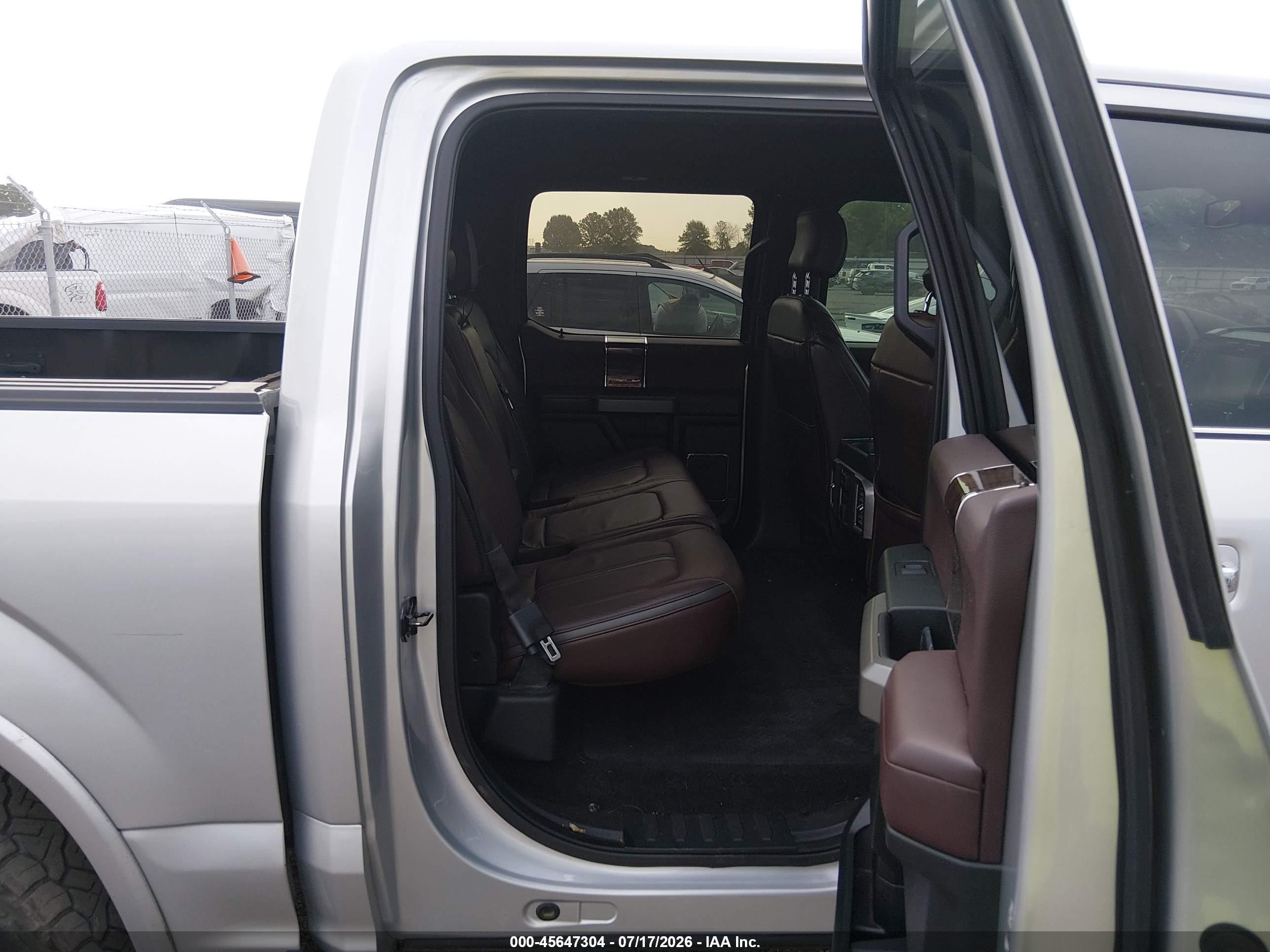 2015 Ford F-150 Platinum Серебряный vin: 1FTEW1EF6FFC86269