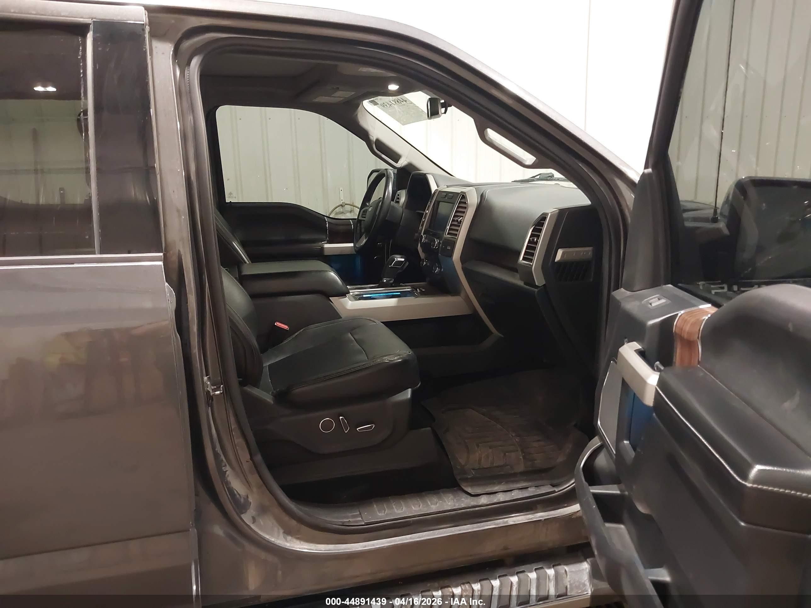 2015 Ford F-150 Lariat Gray vin: 1FTEW1EF8FFA94965
