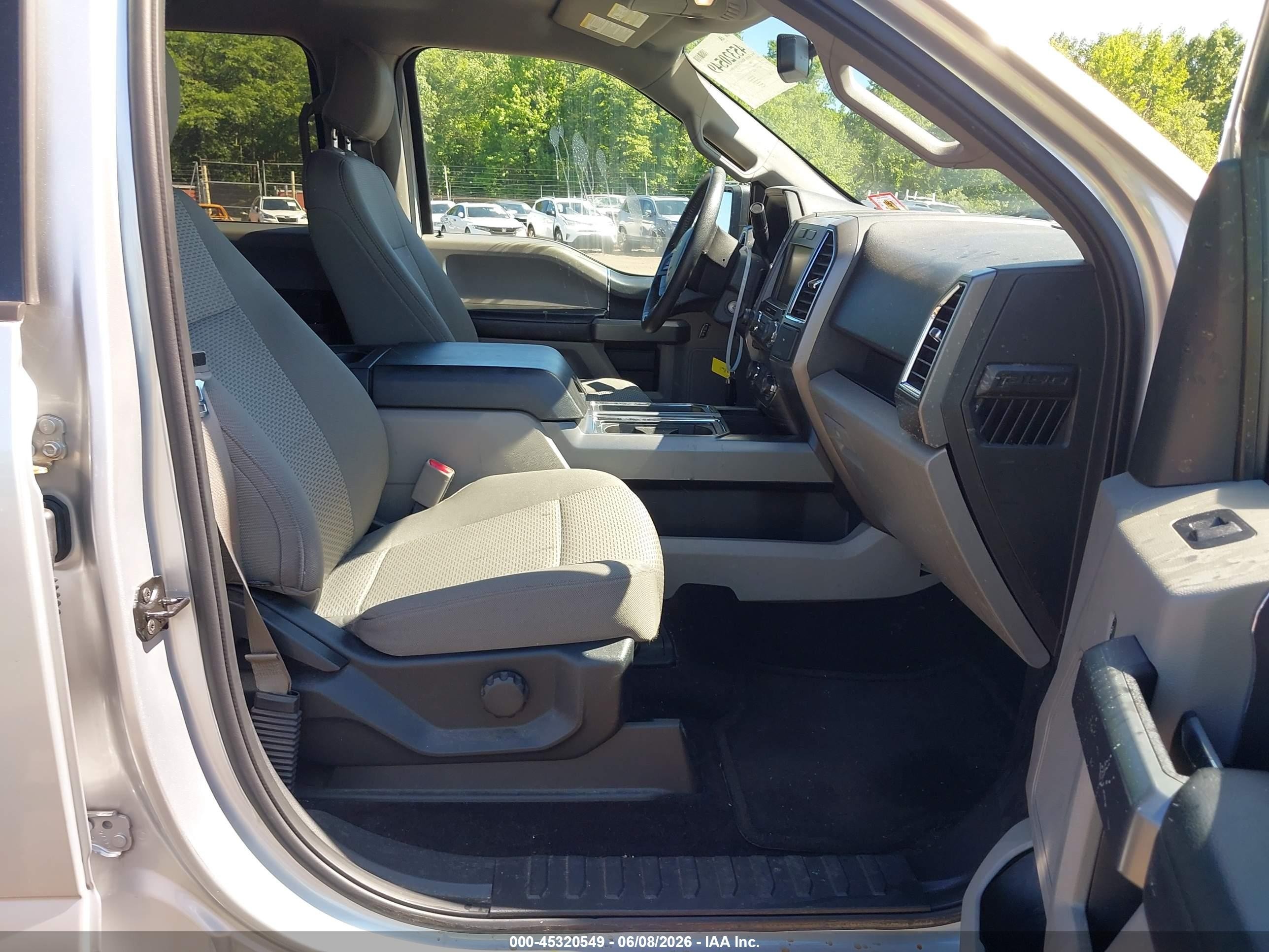 2015 Ford F-150 Xlt Silver vin: 1FTEW1EF8FFB36812