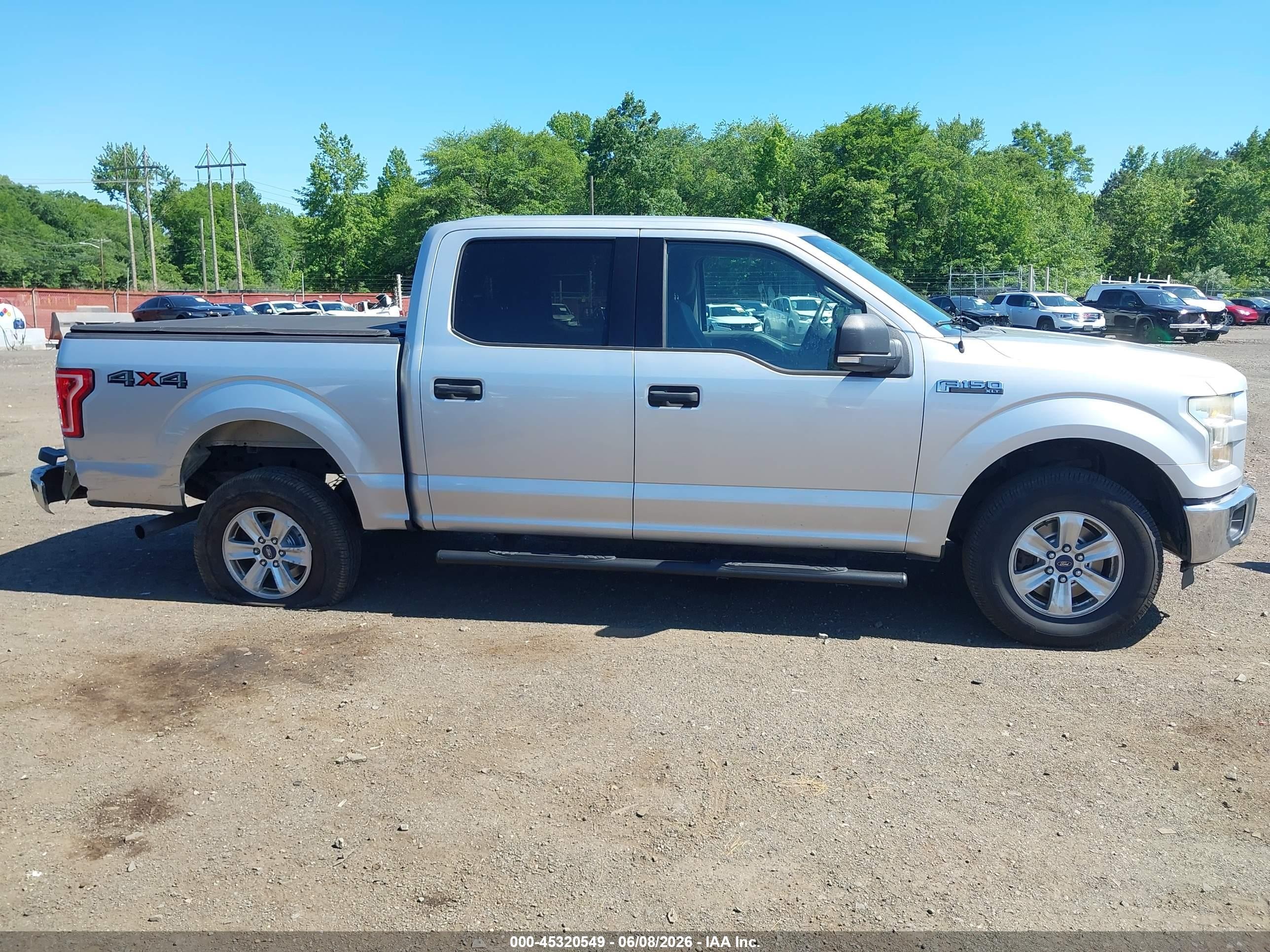 2015 Ford F-150 Xlt Silver vin: 1FTEW1EF8FFB36812