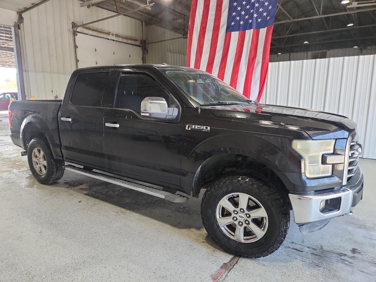 2015 Ford F150 Supercrew Black vin: 1FTEW1EF8FKE73021 Damage: Right Front Door, Heavy Scratch, 1 To 2 Inches