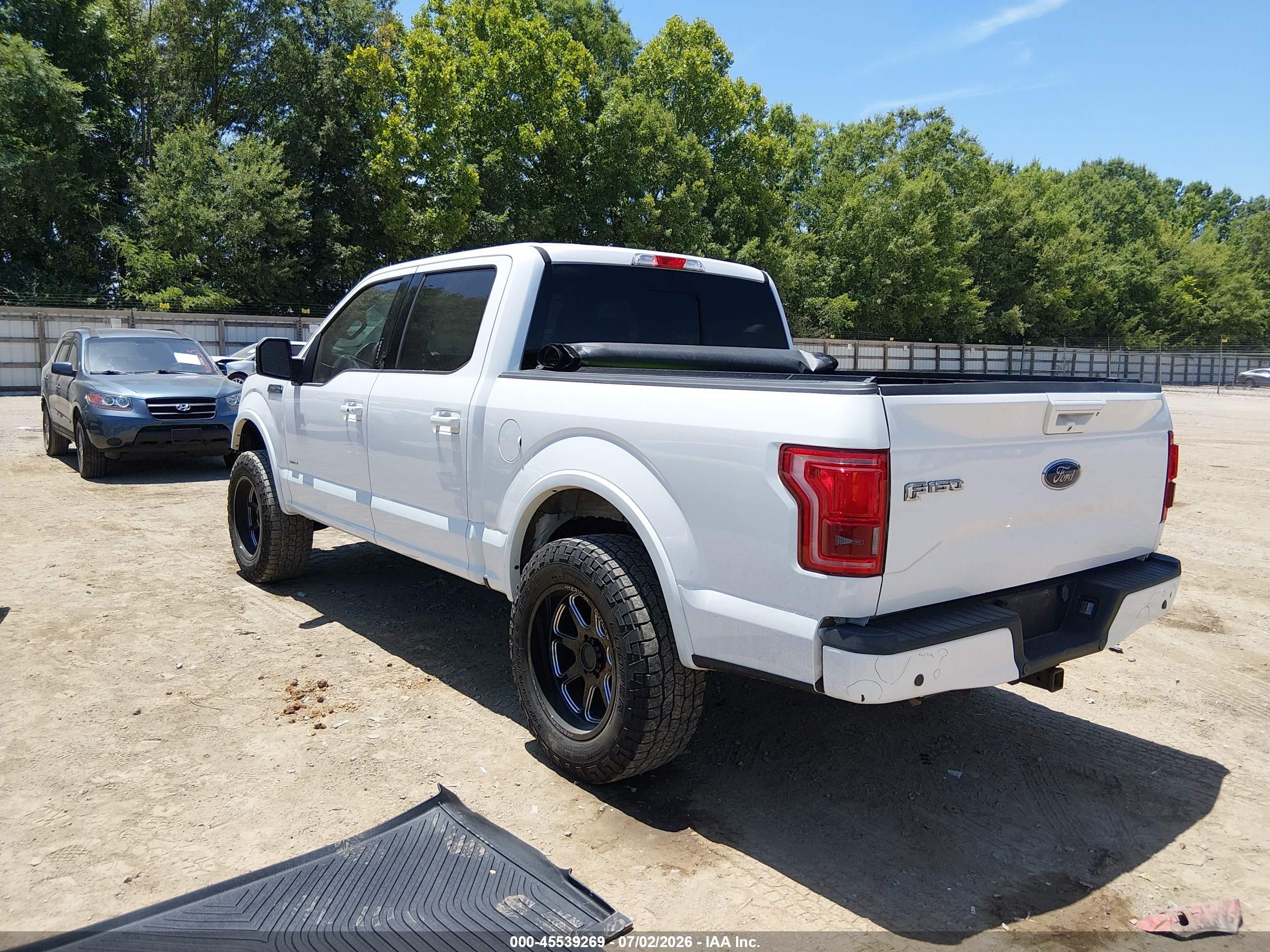2015 Ford F-150 Lariat White vin: 1FTEW1EG3FFB56944