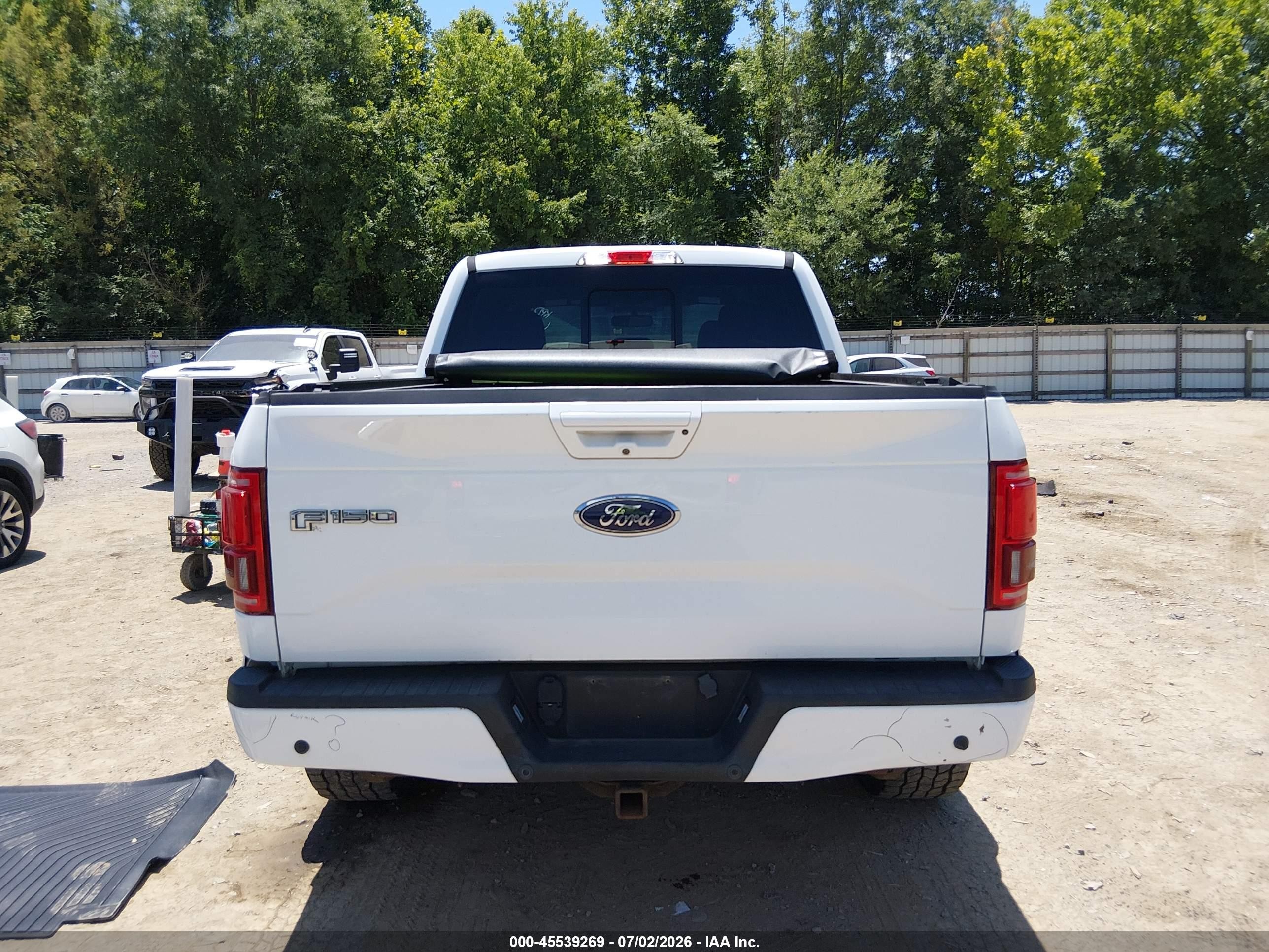 2015 Ford F-150 Lariat White vin: 1FTEW1EG3FFB56944