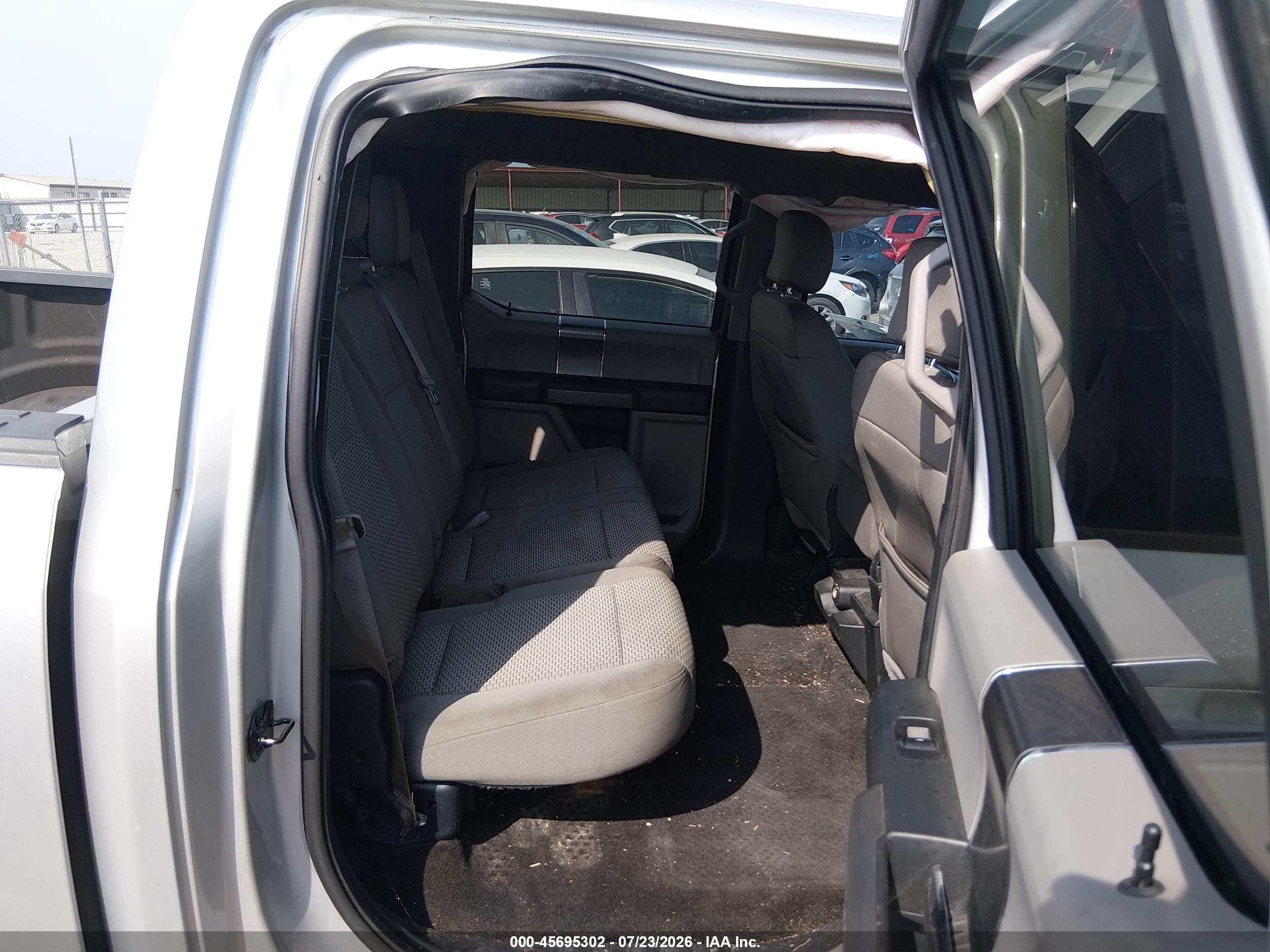 2015 Ford F-150 Xlt Silver vin: 1FTEW1EG3FKD78651