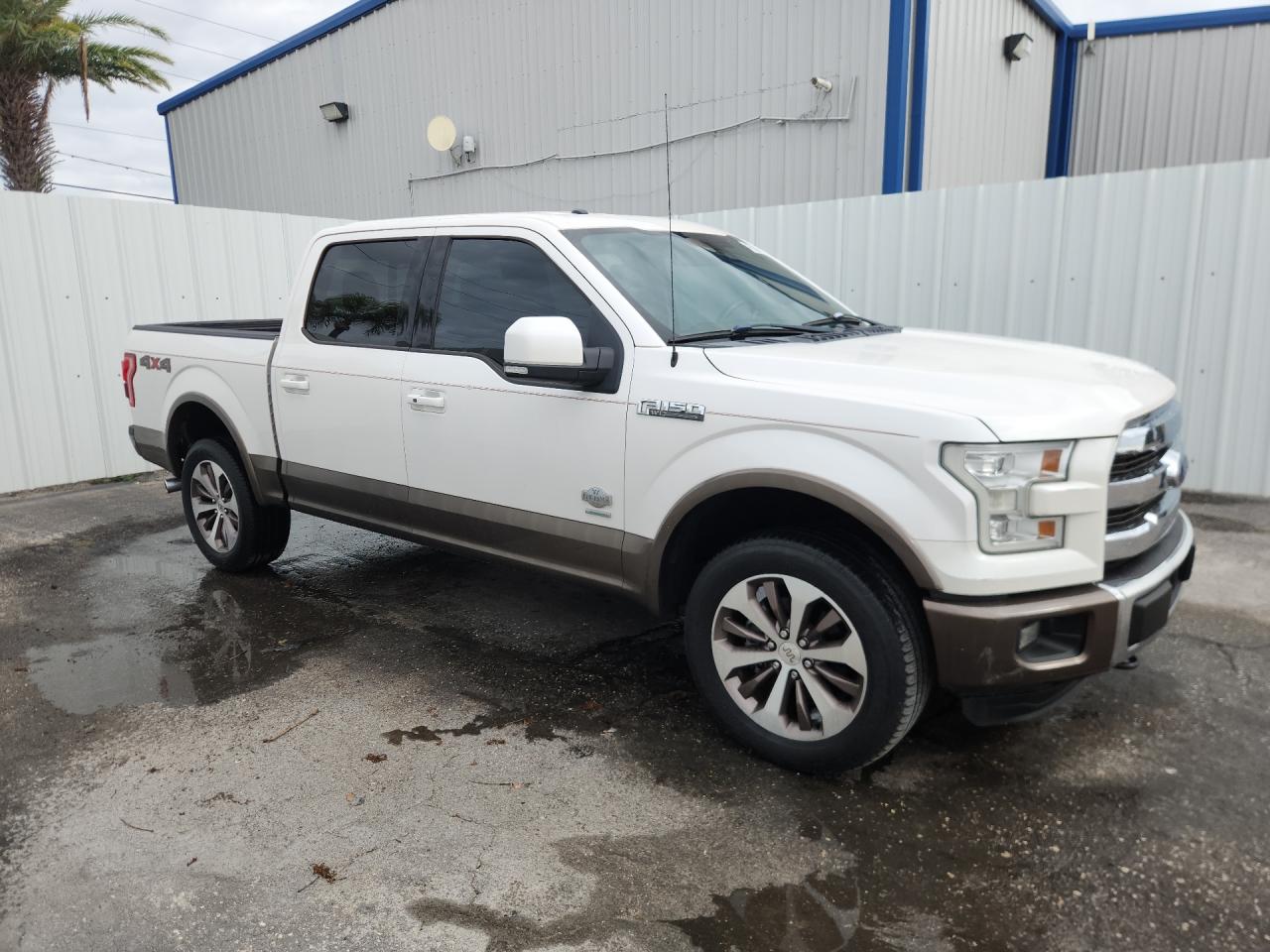 2015 Ford F150 Supercrew White vin: 1FTEW1EG4FFA69070 Damage: Front Metal Bumper Painted, Heavy Scratch, 4 To 5 Inches