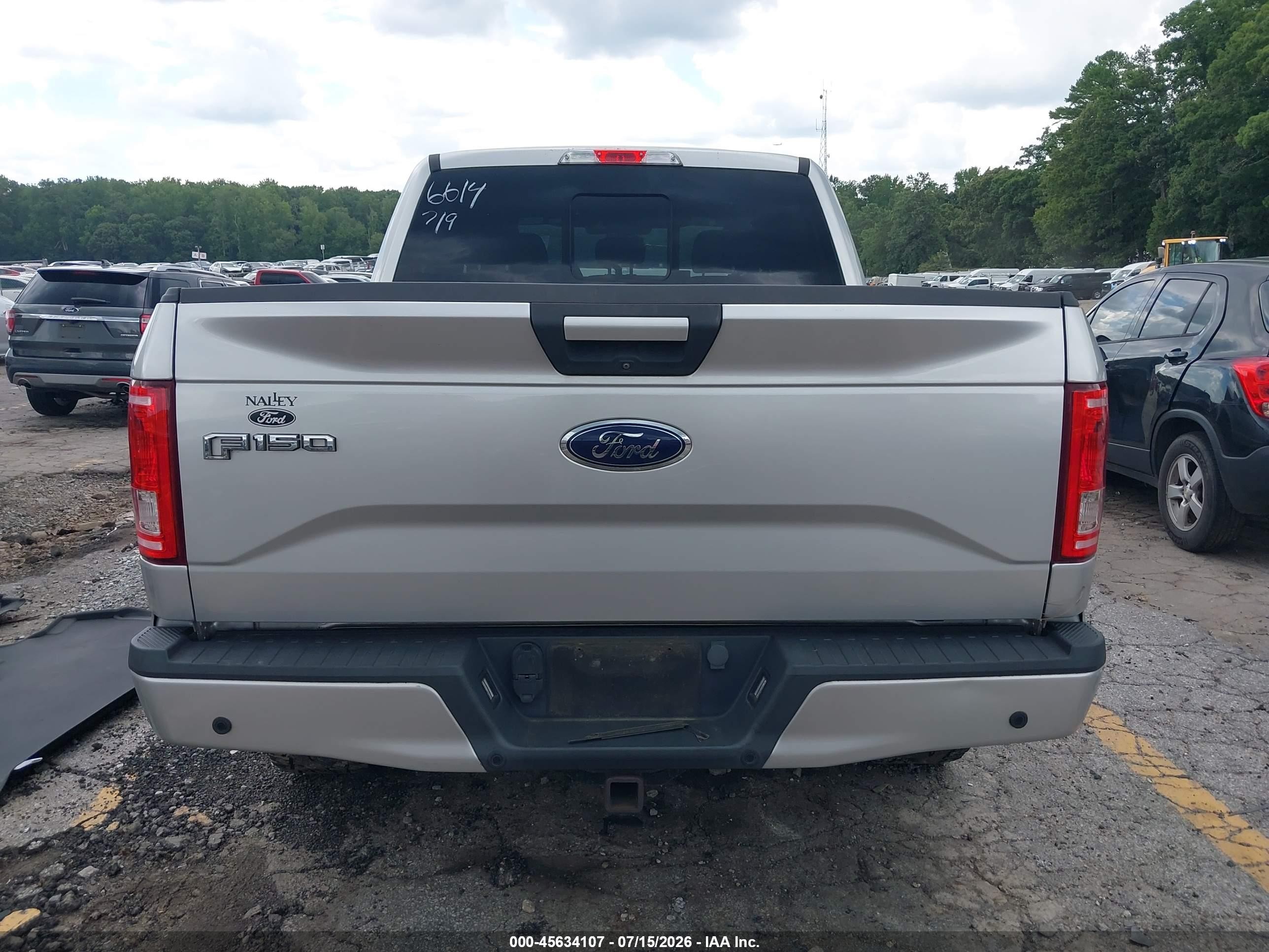 2015 Ford F-150 Xlt Silver vin: 1FTEW1EG5FFB76614
