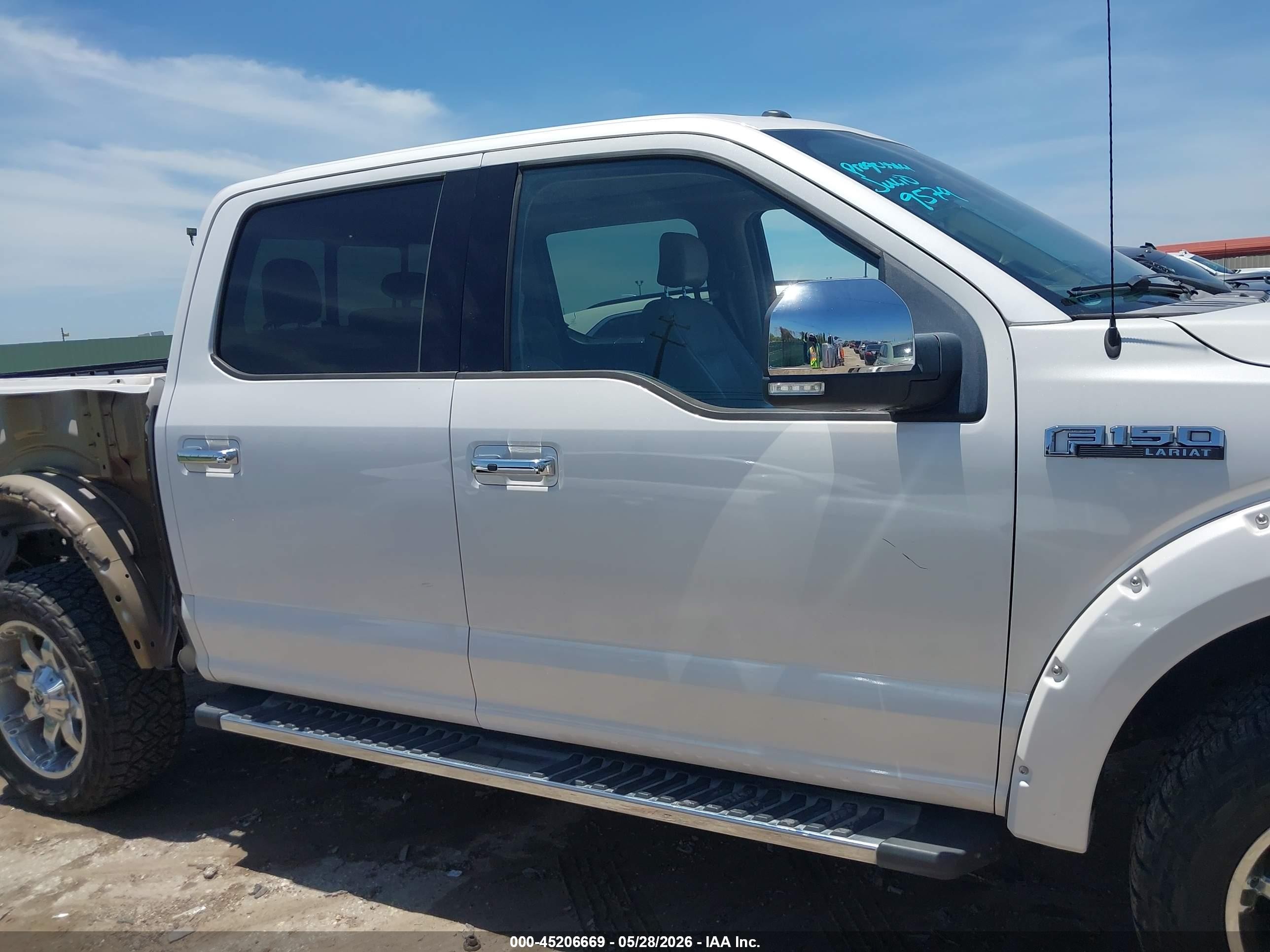 2015 Ford F-150 Lariat White vin: 1FTEW1EG6FKE83393