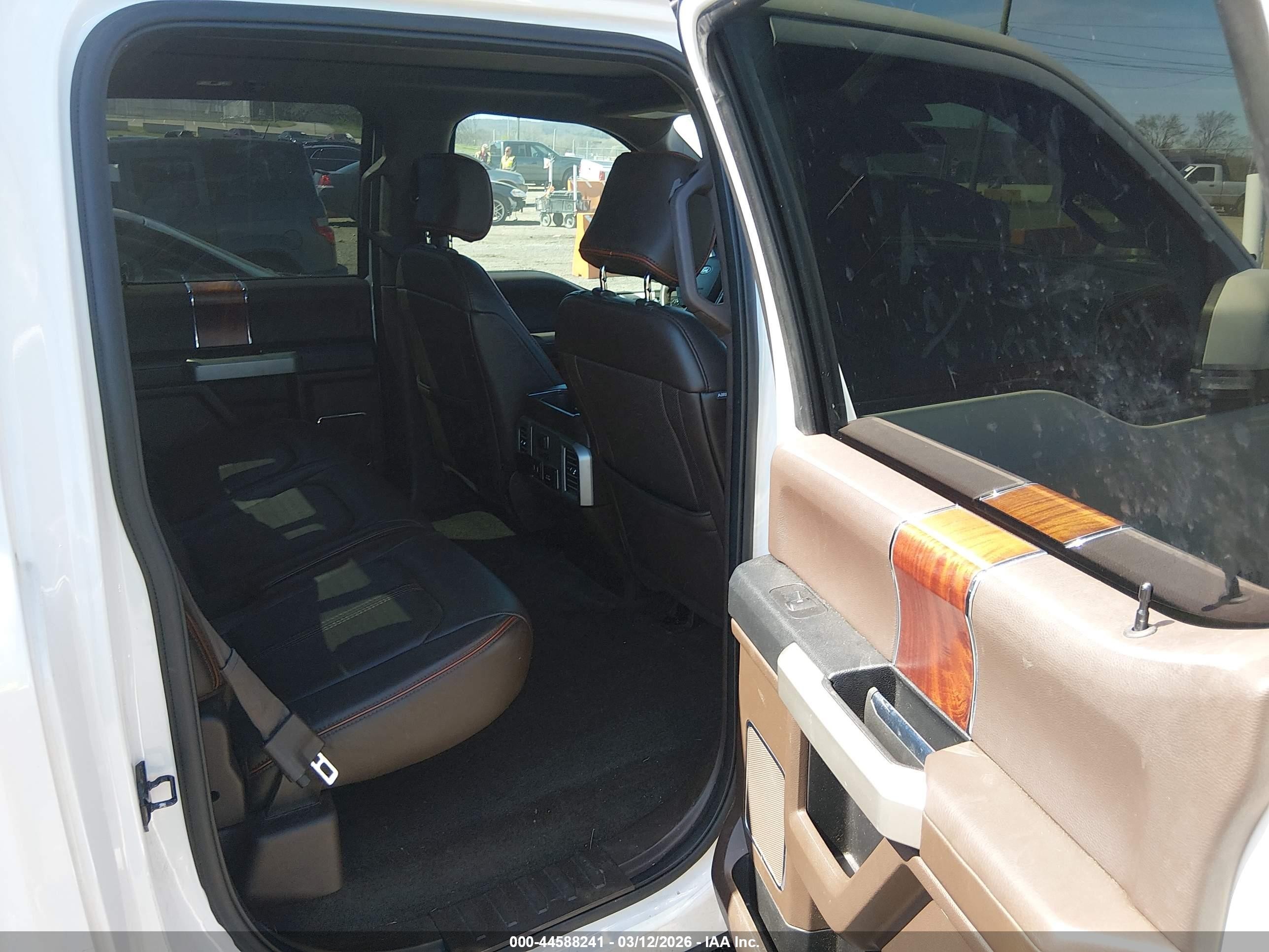 2017 Ford F-150 King Ranch Белый vin: 1FTEW1EG6HFC02754