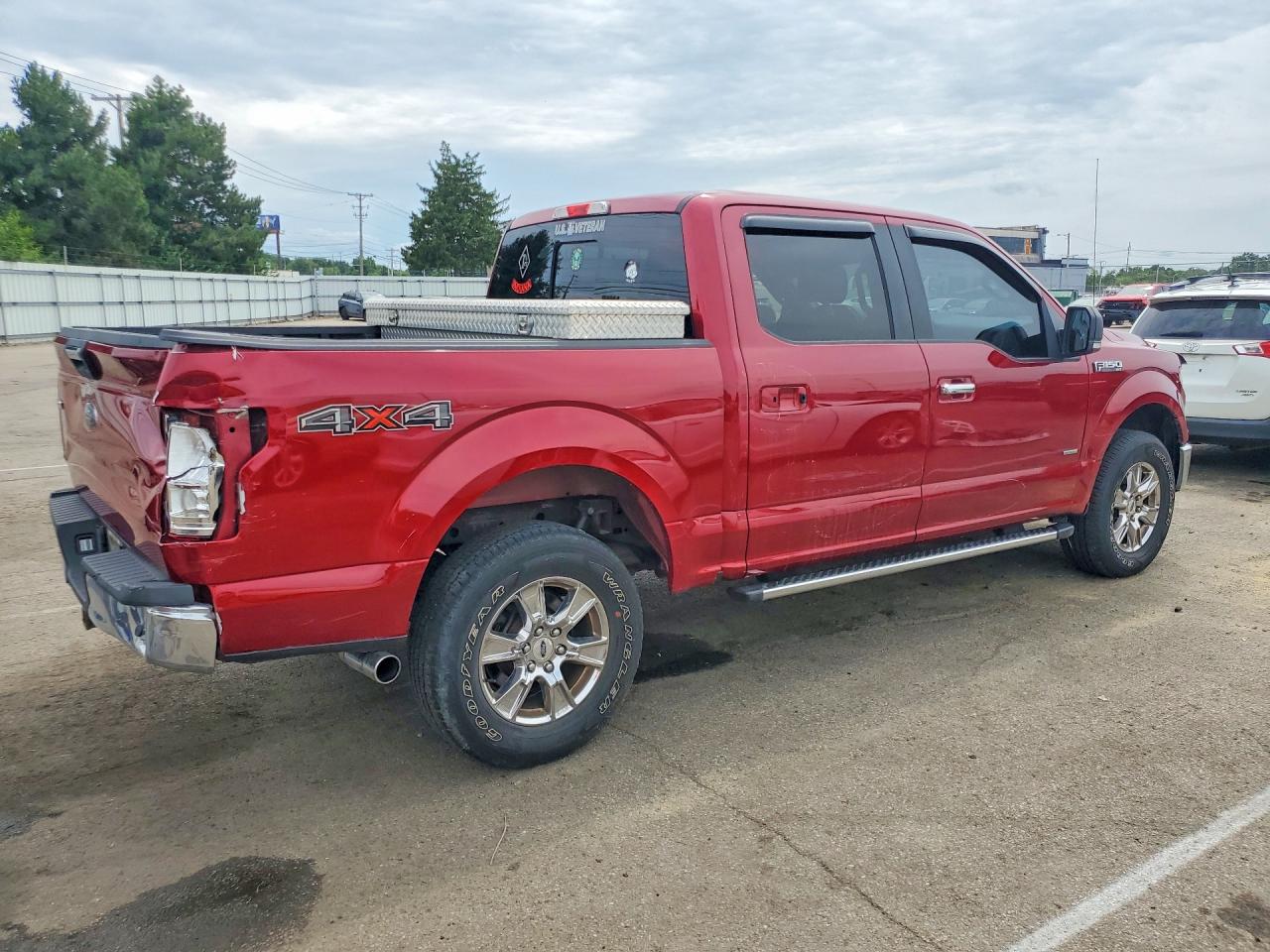 2015 Ford F150 Supercrew Red vin: 1FTEW1EG7FFC31807