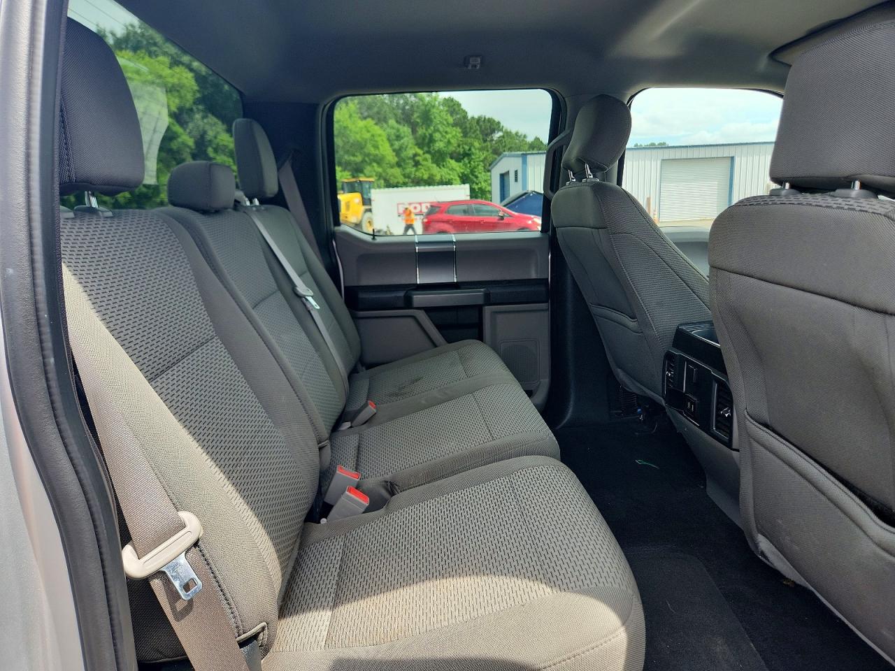 2018 Ford F150 Supercrew Серебряный vin: 1FTEW1EG7JFA16789