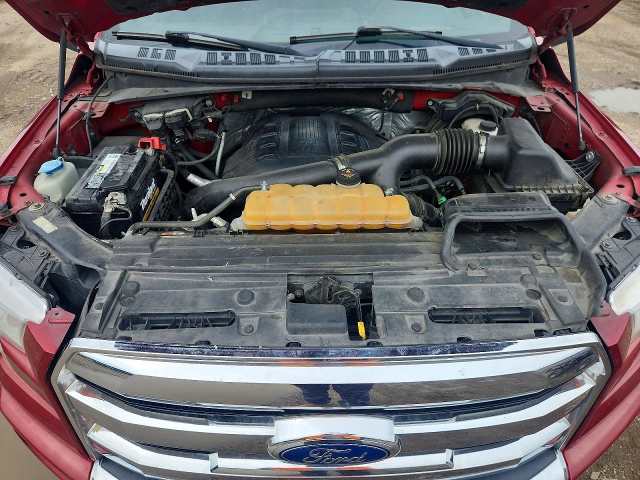 2015 Ford F150 Supercrew Red vin: 1FTEW1EG8FFB78132