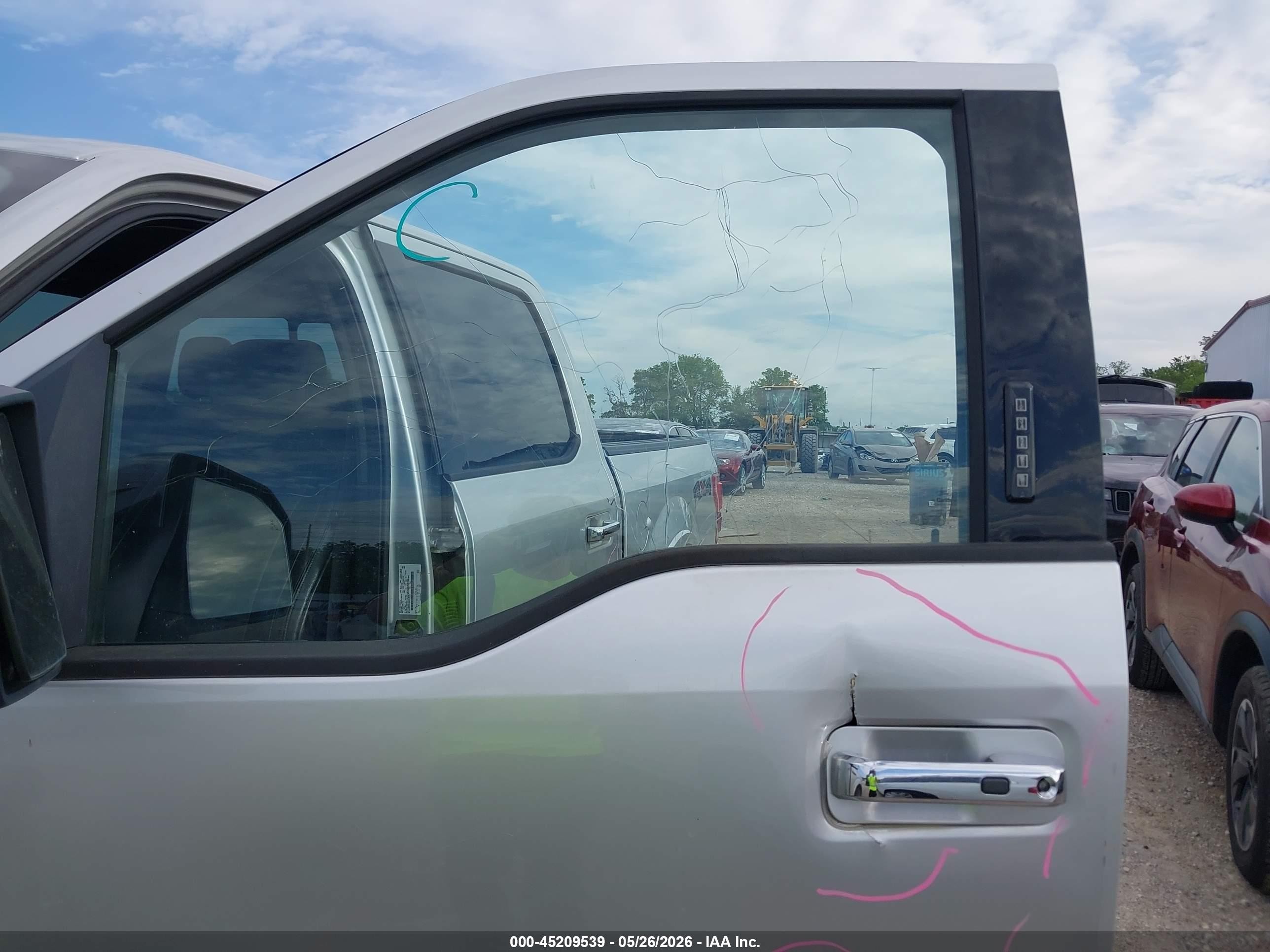 2015 Ford F-150 Lariat Серебряный vin: 1FTEW1EG8FKD42003