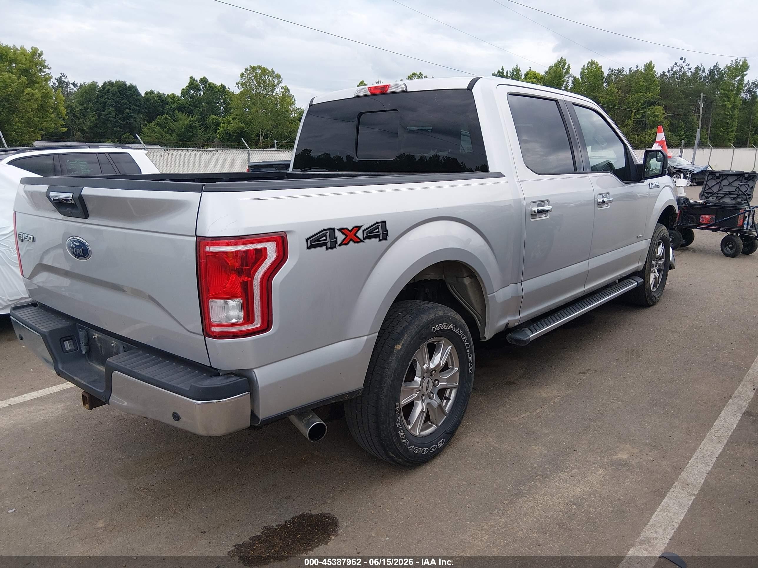 2015 Ford F-150 Xlt Silver vin: 1FTEW1EG9FKD16042