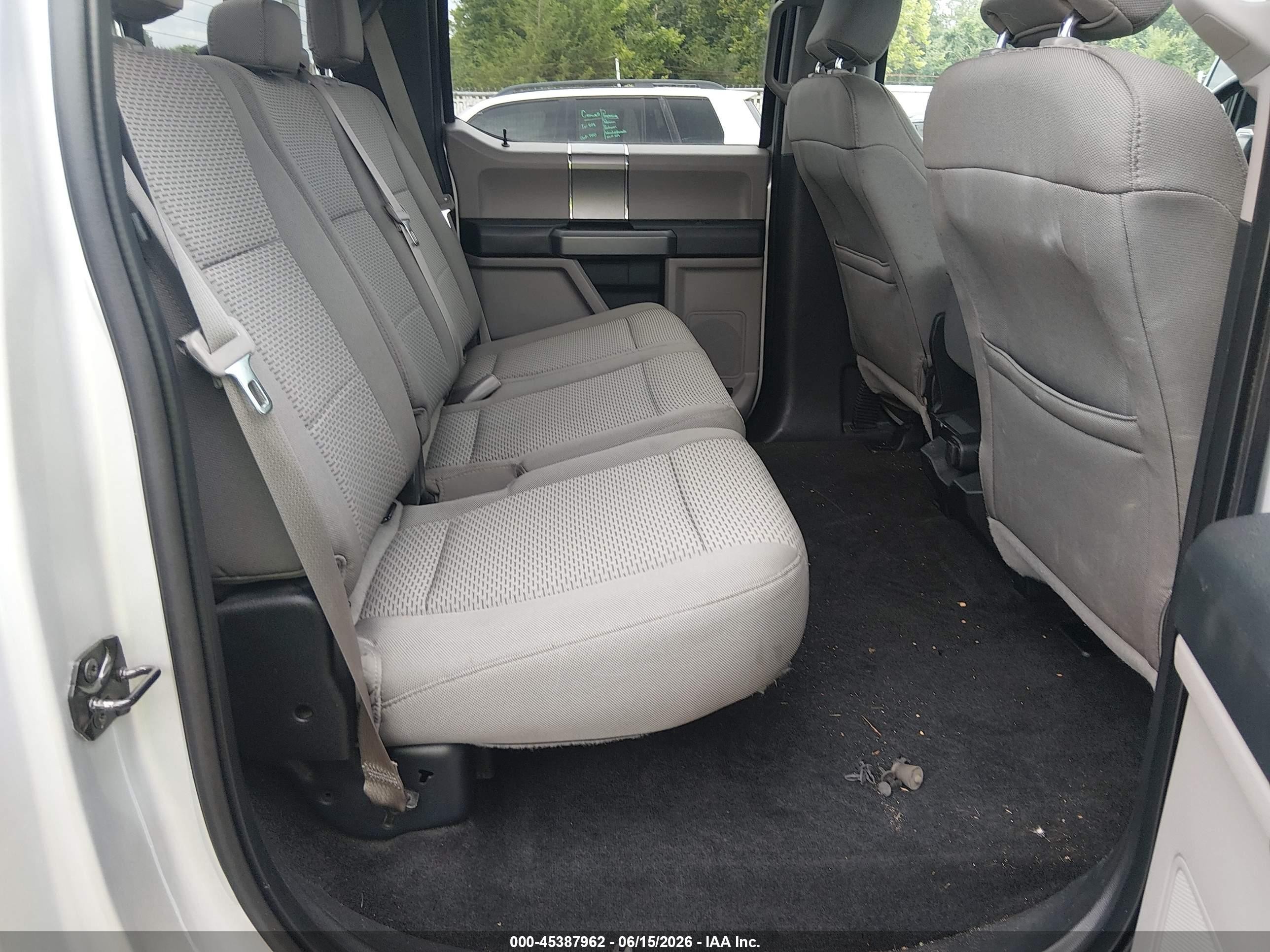 2015 Ford F-150 Xlt Silver vin: 1FTEW1EG9FKD16042