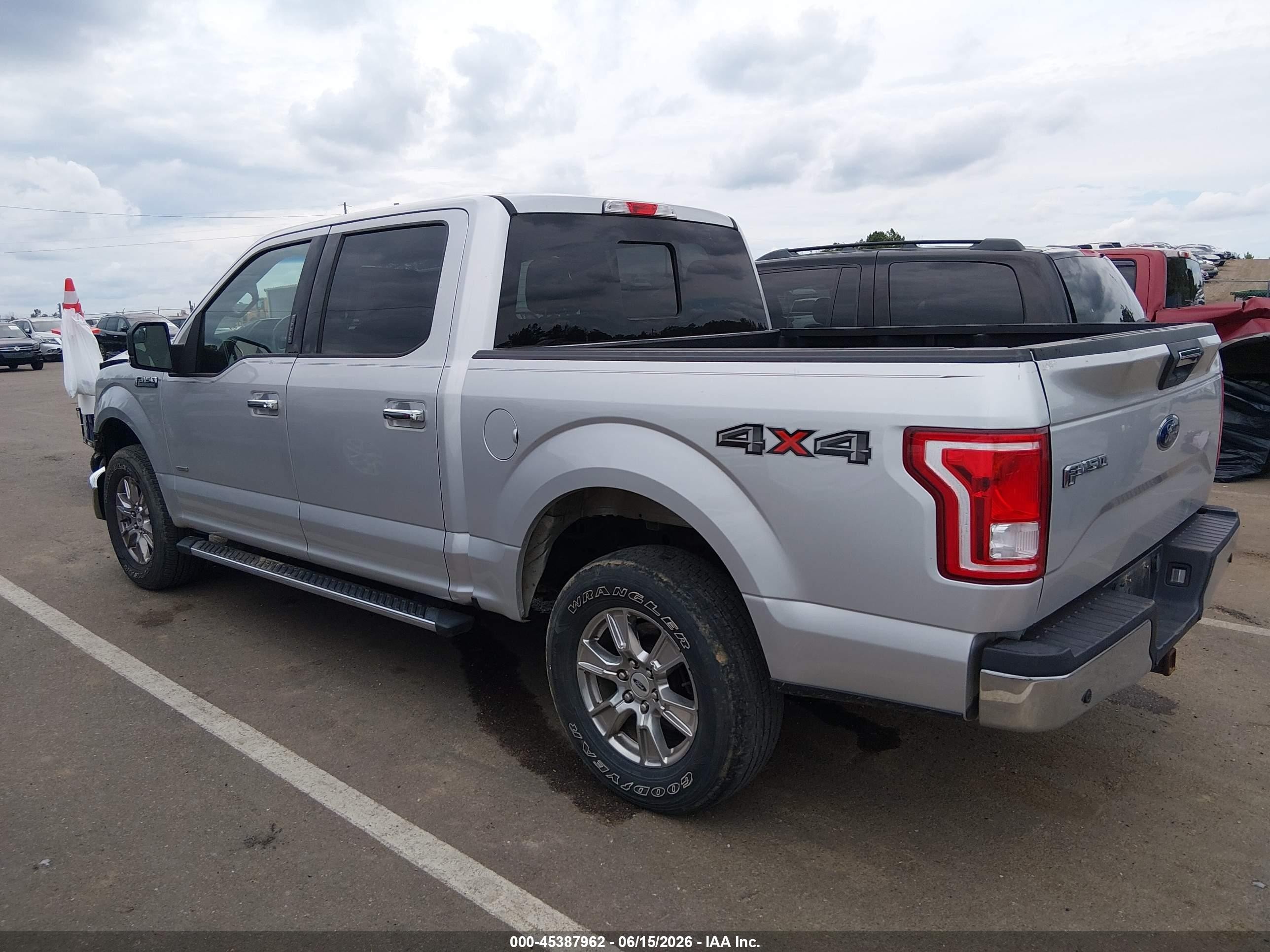 2015 Ford F-150 Xlt Silver vin: 1FTEW1EG9FKD16042