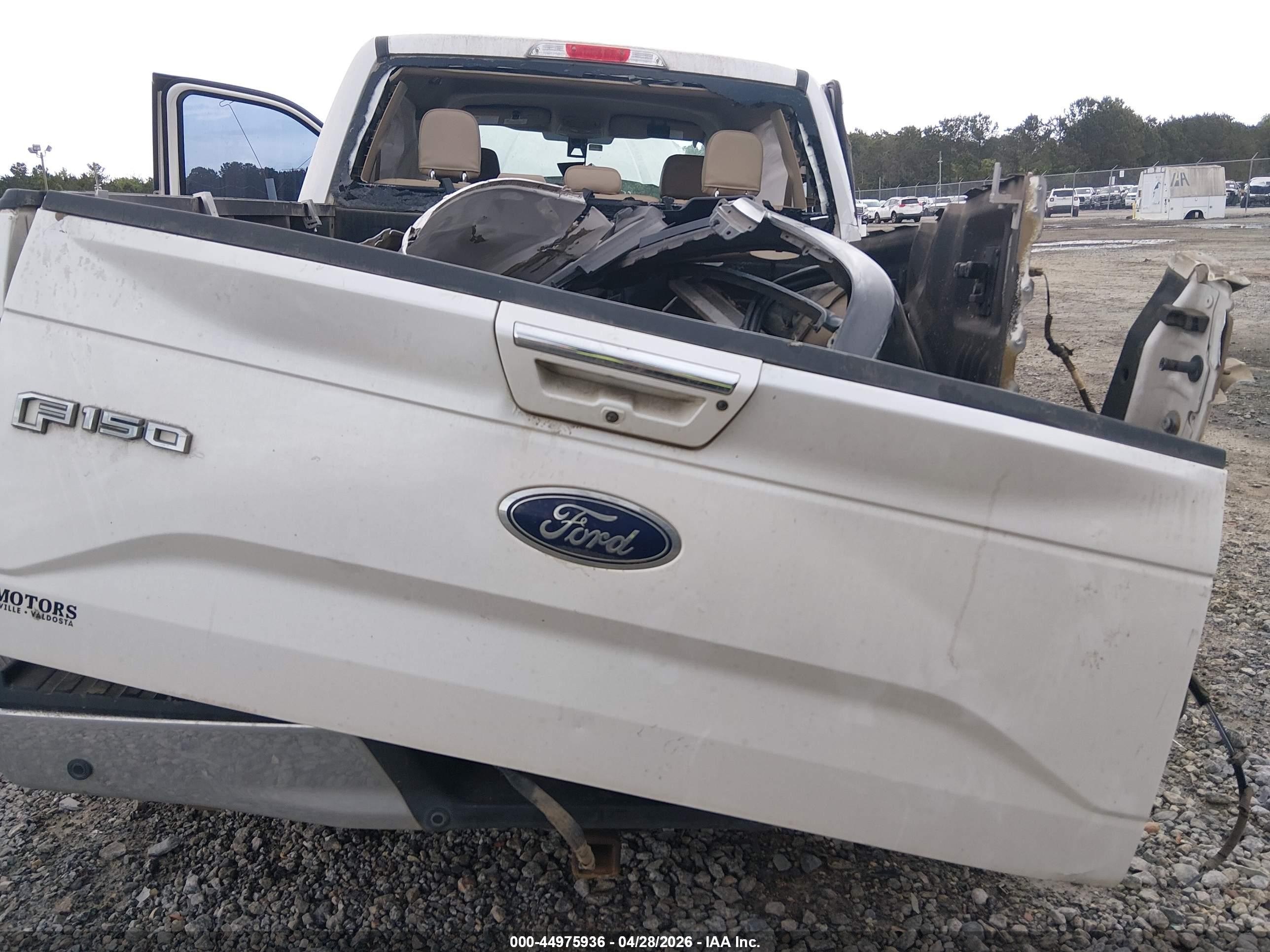 2015 Ford F-150 Lariat Белый vin: 1FTEW1EG9FKE98423