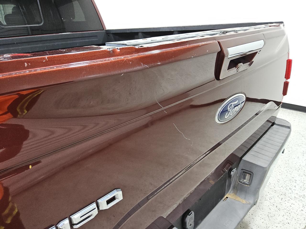 2015 Ford F150 Supercrew Burgundy vin: 1FTEW1EGXFFC99597 Damage: Tailgate, Severe Damage, Replacement Required
