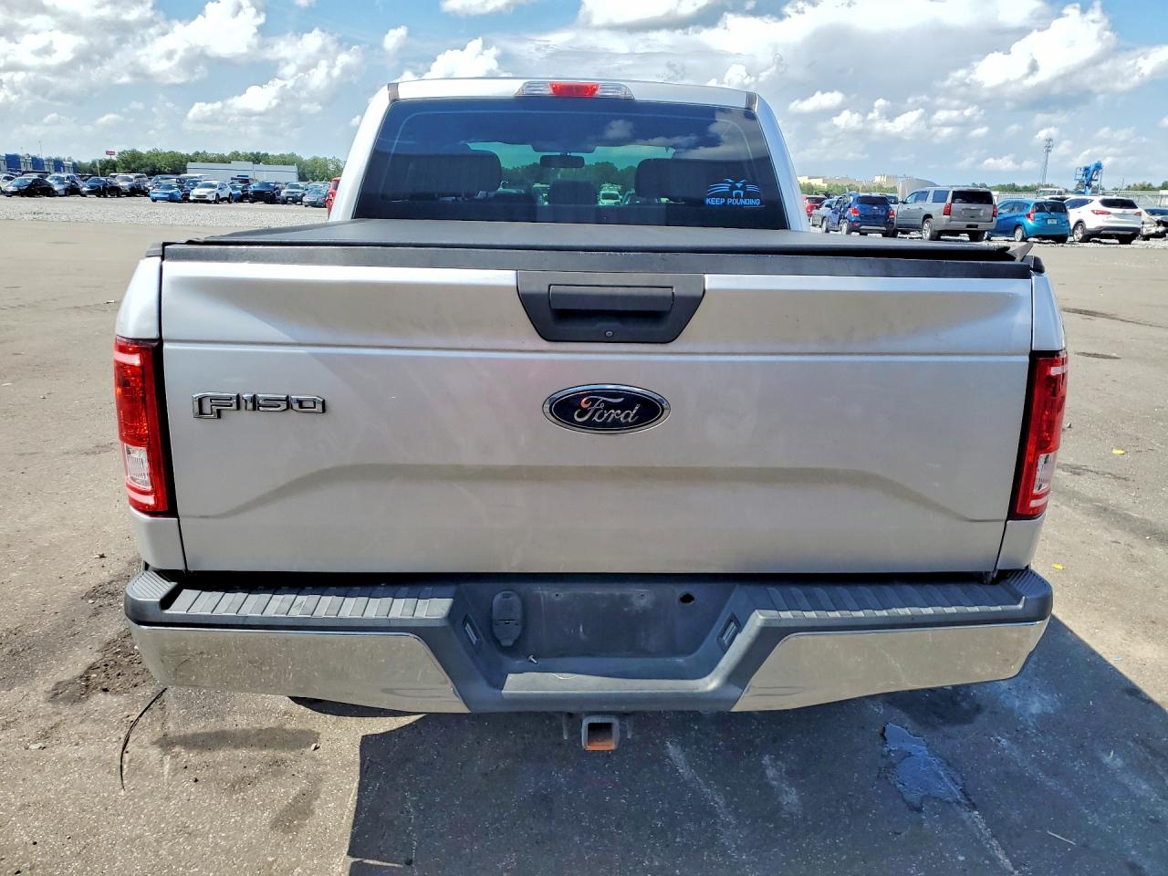 2015 Ford F150 Supercrew Серебряный vin: 1FTEW1EP0FFC66253