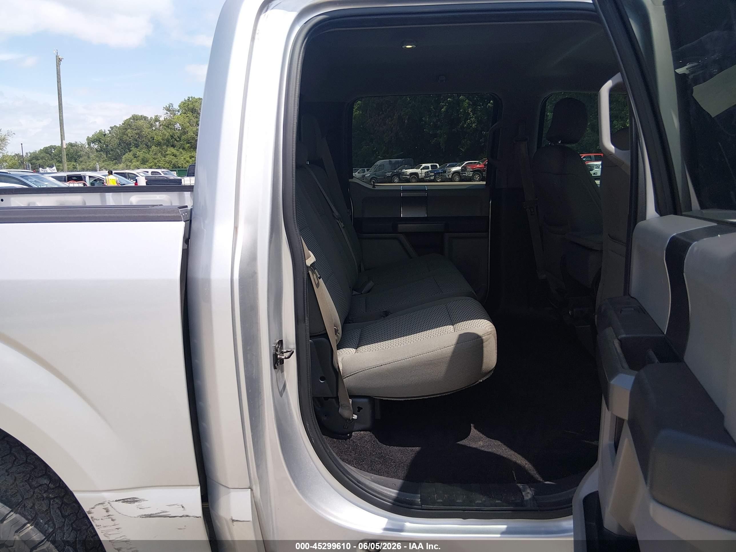 2015 Ford F-150 Xlt Silver vin: 1FTEW1EP1FFC83580