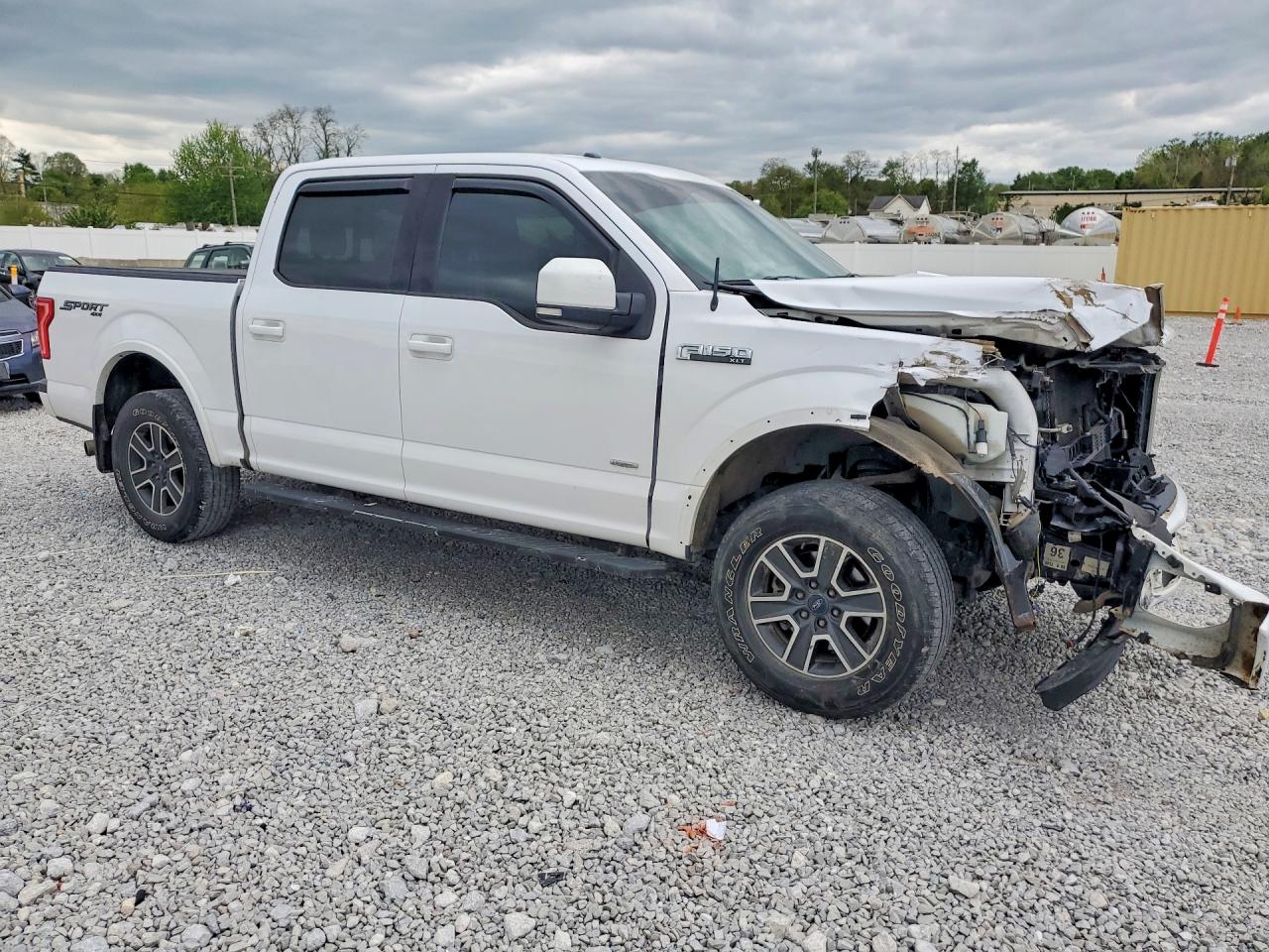 2015 Ford F150 Supercrew White vin: 1FTEW1EP1FKF00598