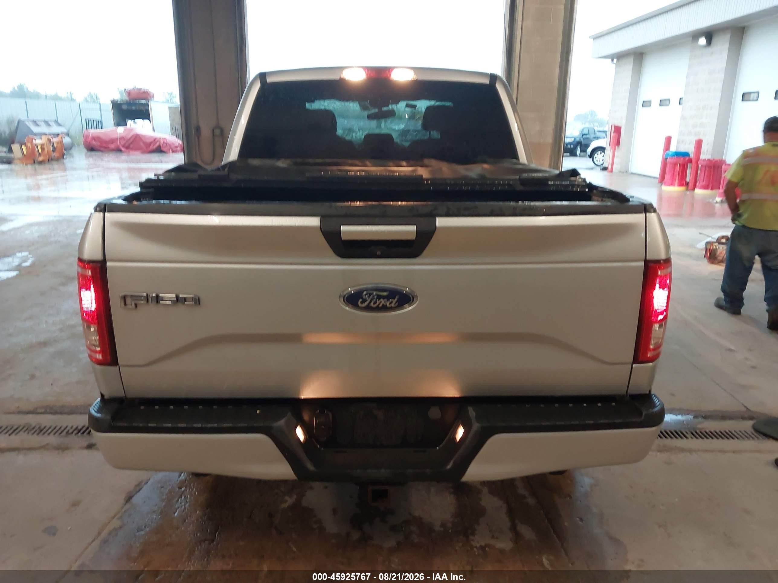 2015 Ford F-150 Xlt Silver vin: 1FTEW1EP2FFA43776