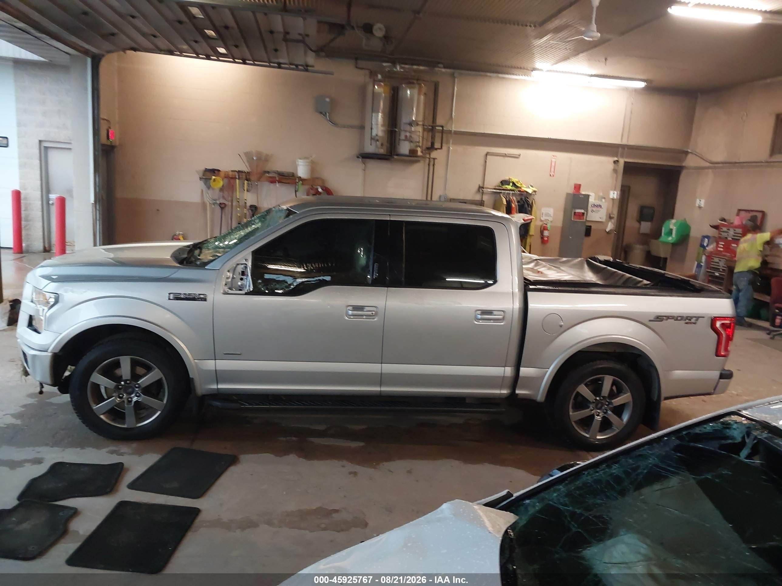 2015 Ford F-150 Xlt Silver vin: 1FTEW1EP2FFA43776