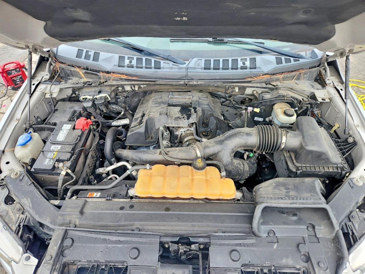 2015 Ford F150 Supercrew Серебряный vin: 1FTEW1EP2FKD57600