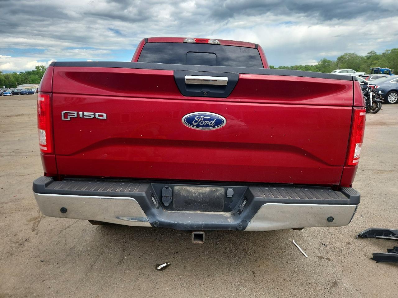 2015 Ford F150 Red vin: 1FTEW1EP3FFC82642