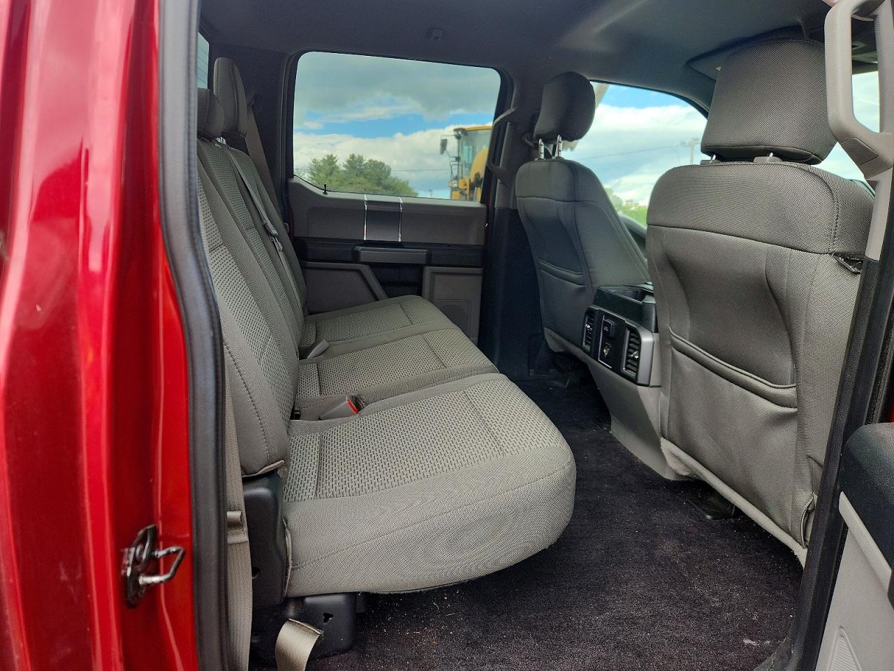 2015 Ford F150 Red vin: 1FTEW1EP3FFC82642