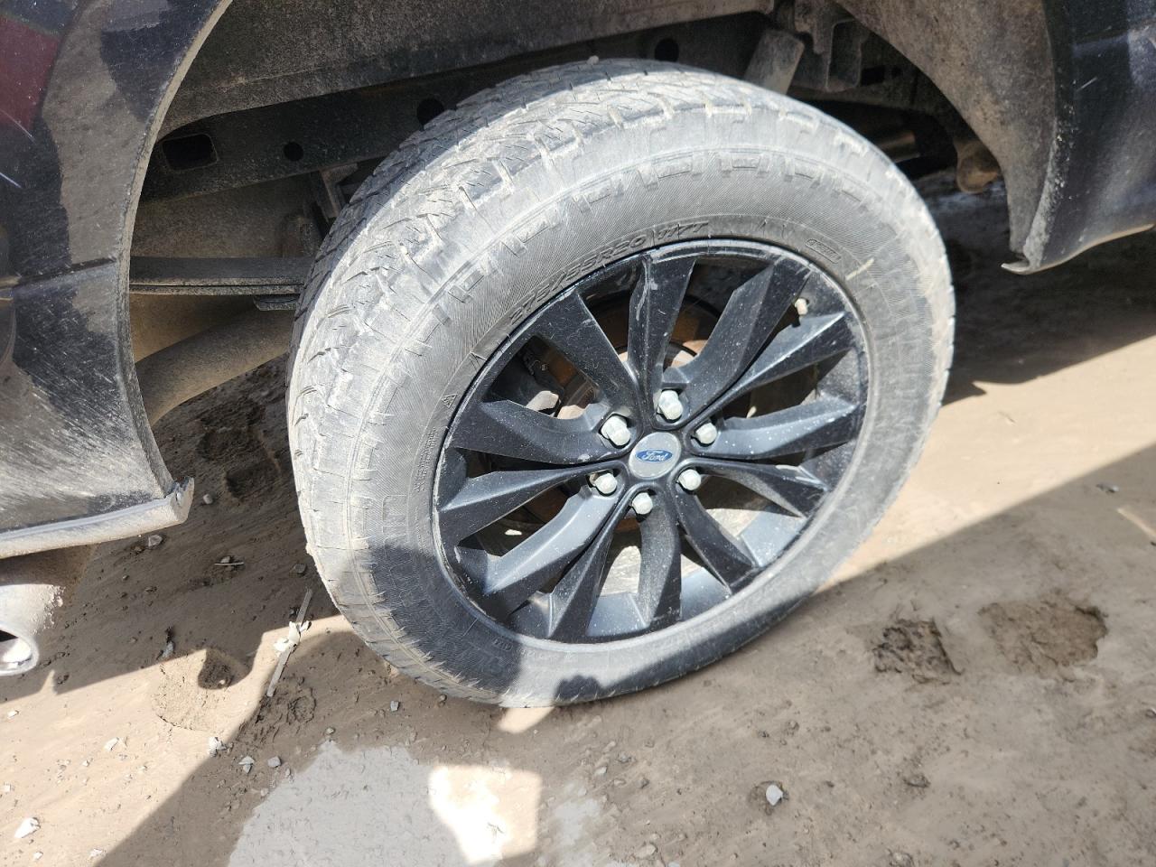 2015 Ford F150 Supercrew Black vin: 1FTEW1EP8FKD38999 Damage: Right Rear Wheel, Curb Rash, > 12 Inches