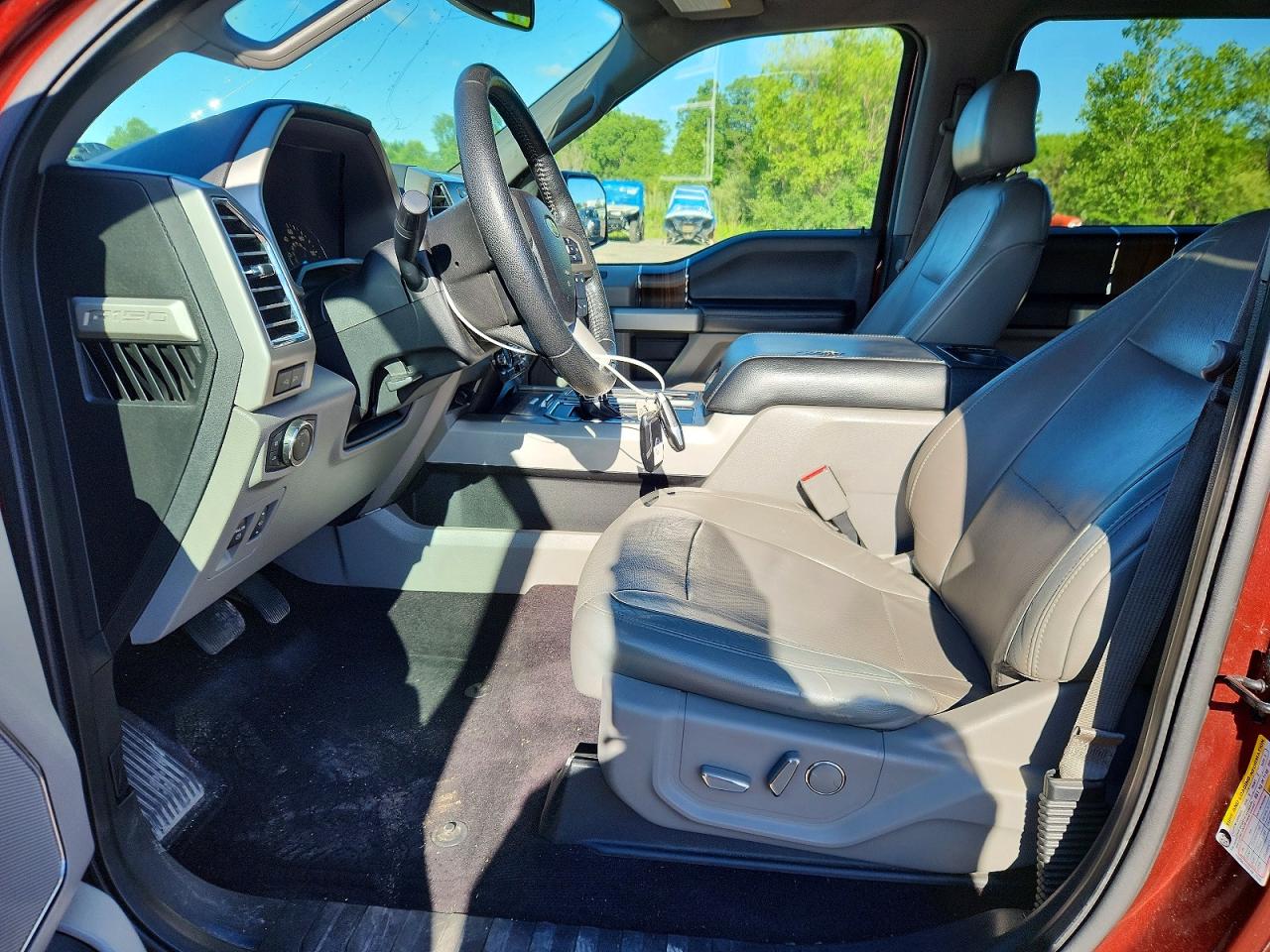 2015 Ford F150 Supercrew Burgundy vin: 1FTEW1EP9FFC50097