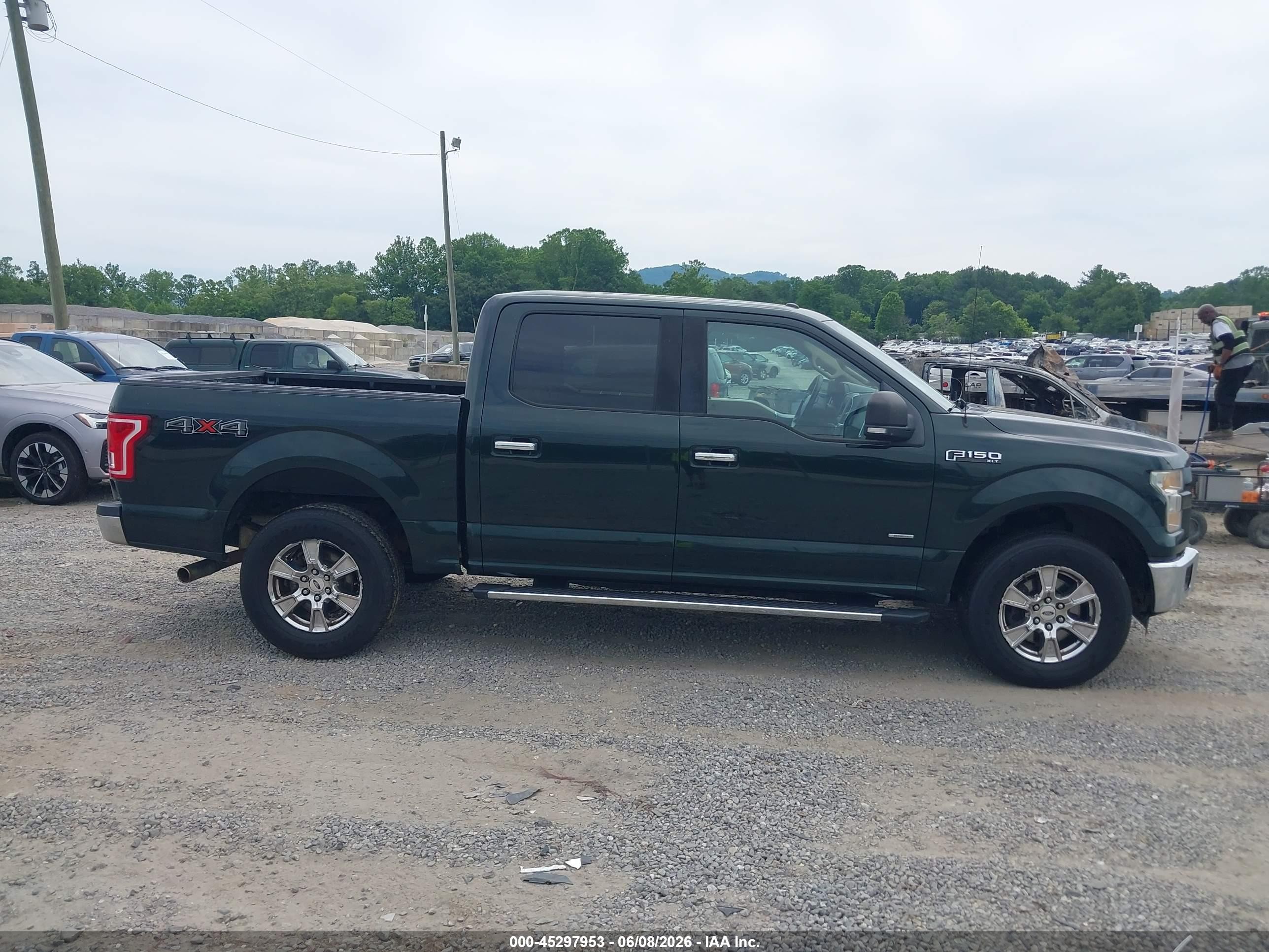 2015 Ford F-150 Xlt Green vin: 1FTEW1EPXFFB59081