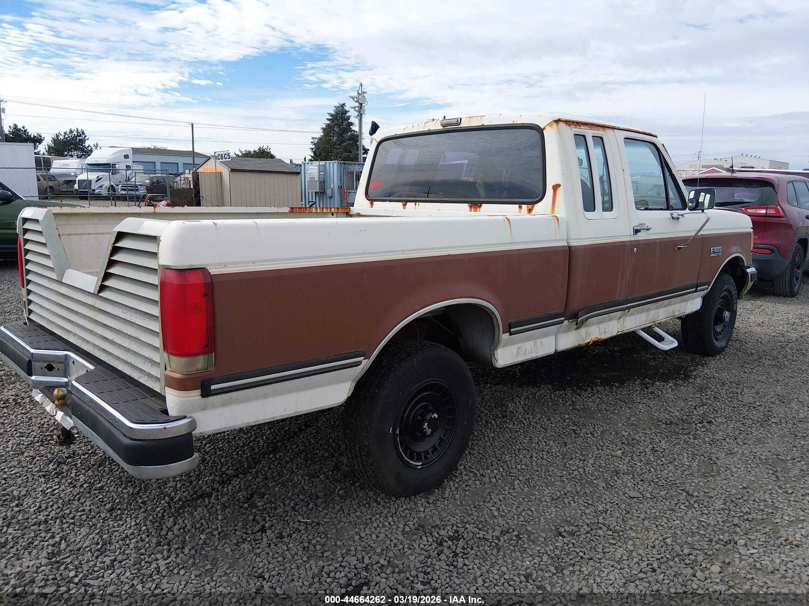 1989 Ford F150   White vin: 1FTEX14H4KKB54418