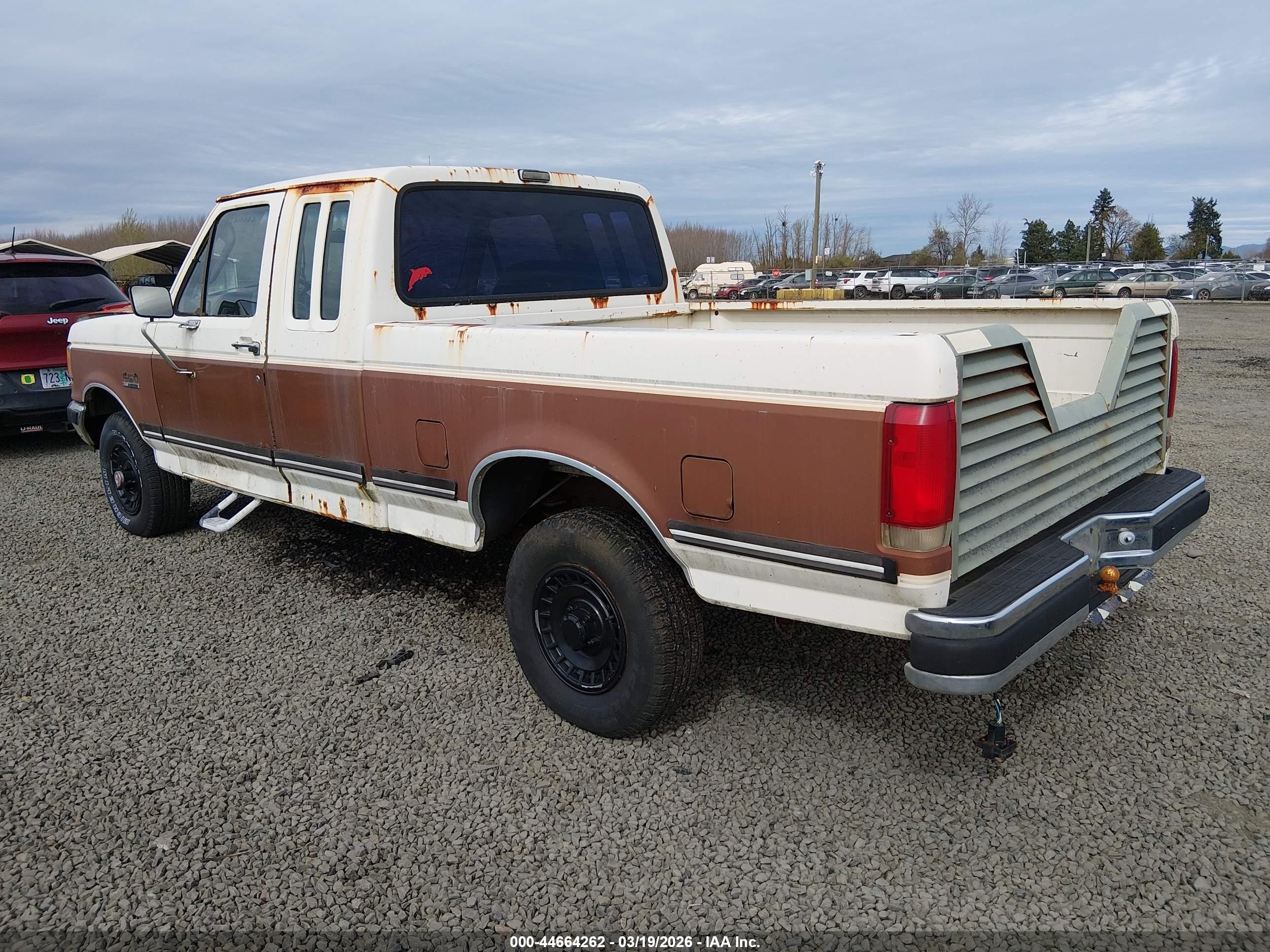 1989 Ford F150   White vin: 1FTEX14H4KKB54418