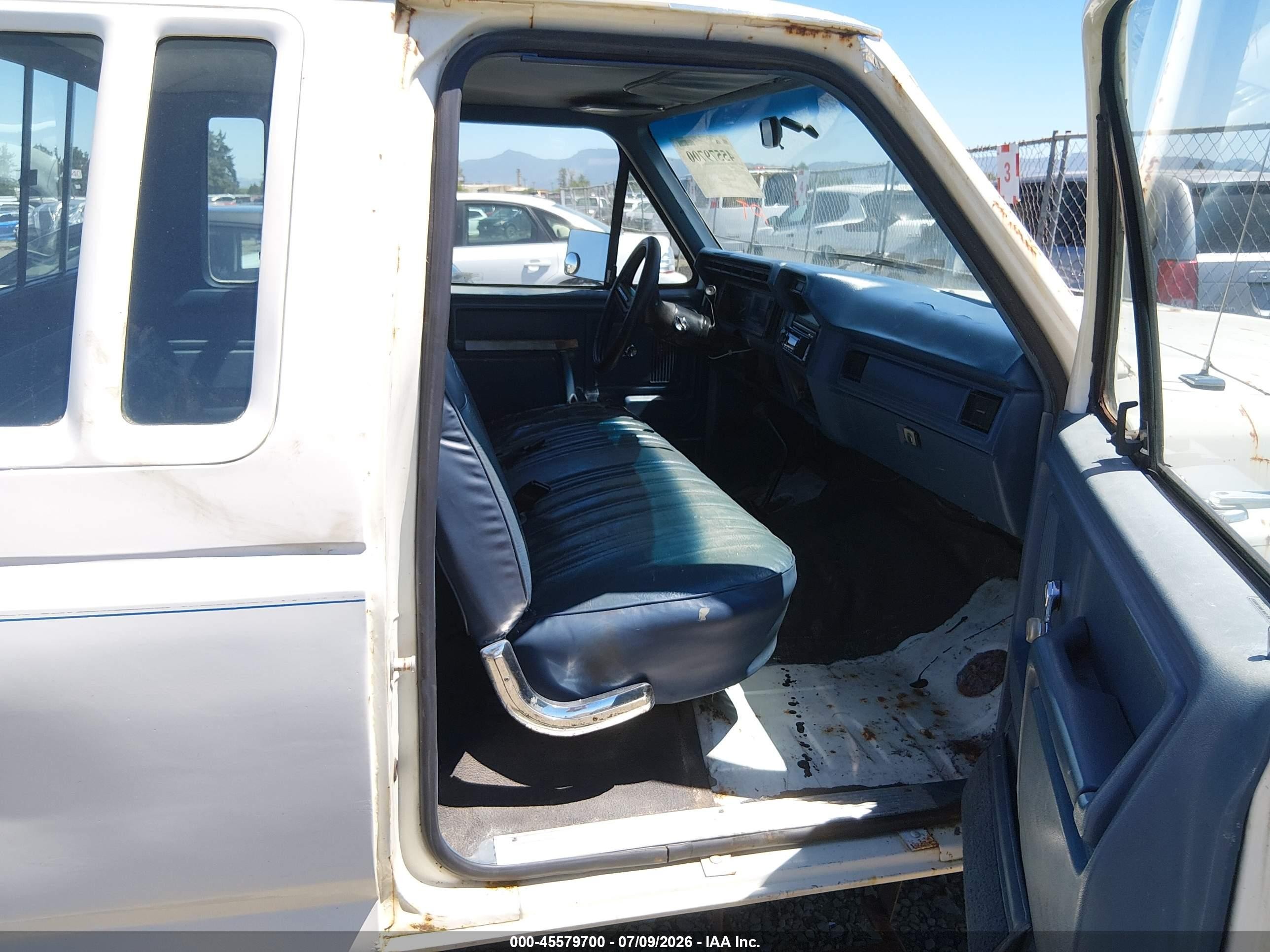 1986 Ford F150   White vin: 1FTEX14N0GKB77434