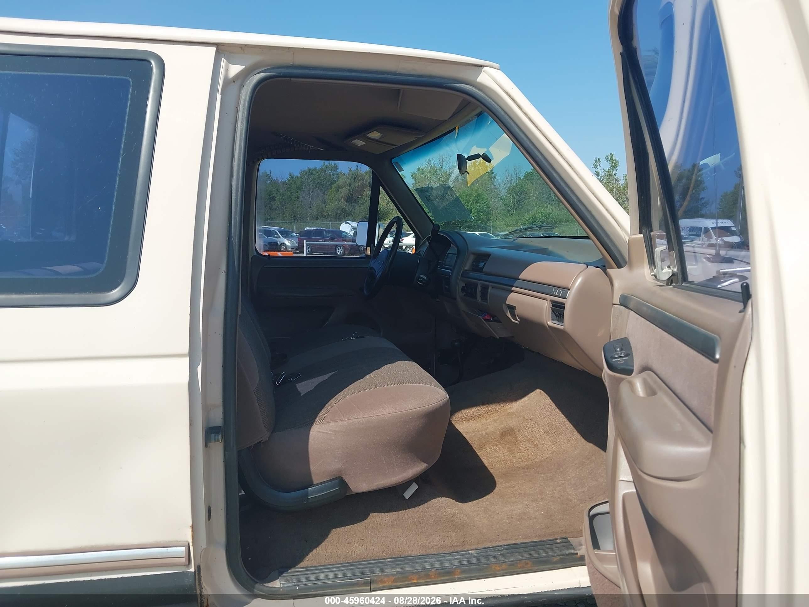 1992 Ford F150   Cream vin: 1FTEX14N1NKA11128