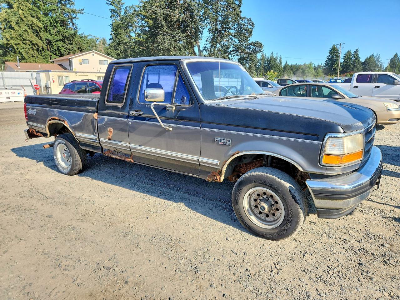 1993 Ford F150 Two Tone vin: 1FTEX14N2PKB17915