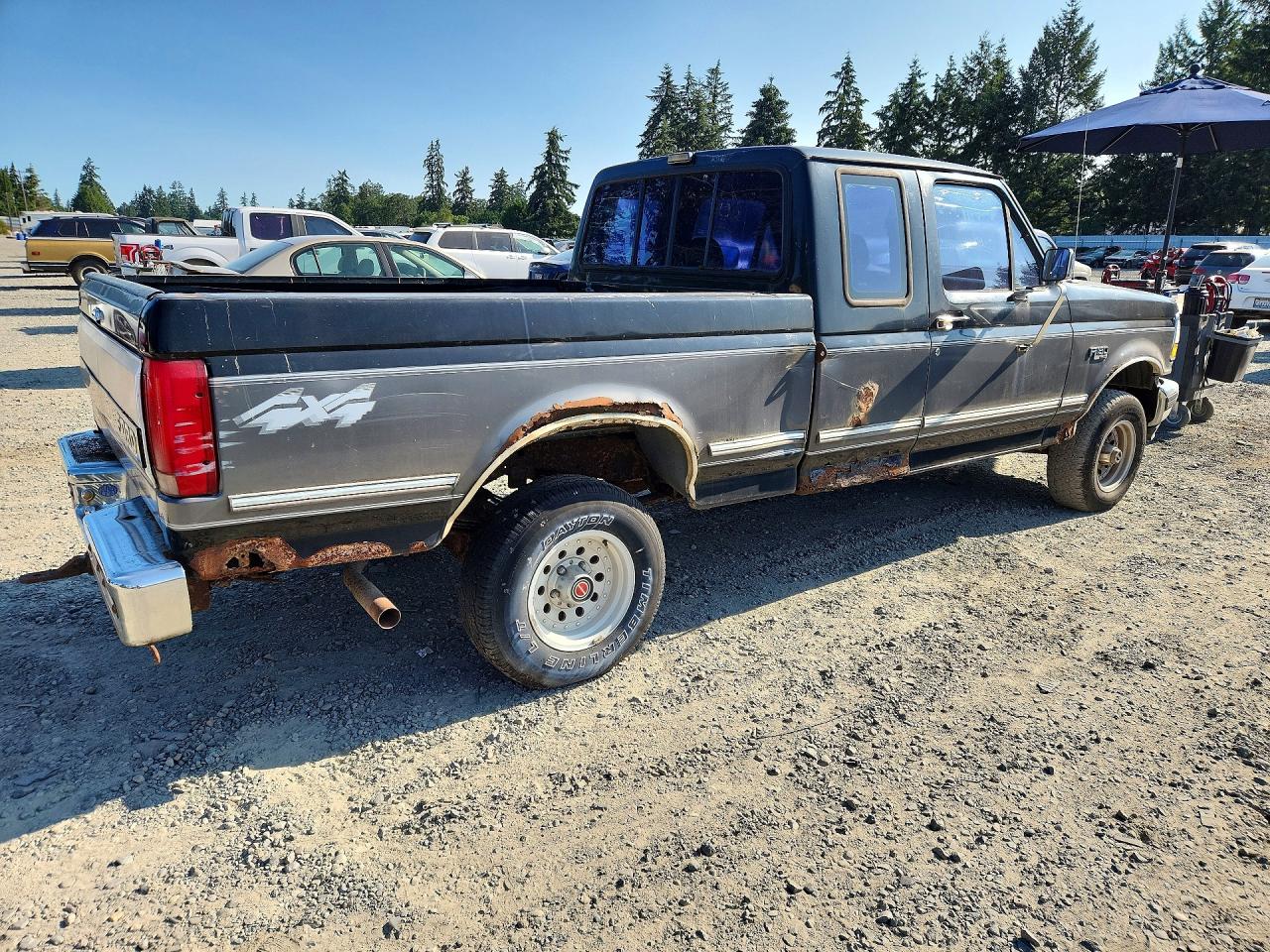 1993 Ford F150 Two Tone vin: 1FTEX14N2PKB17915