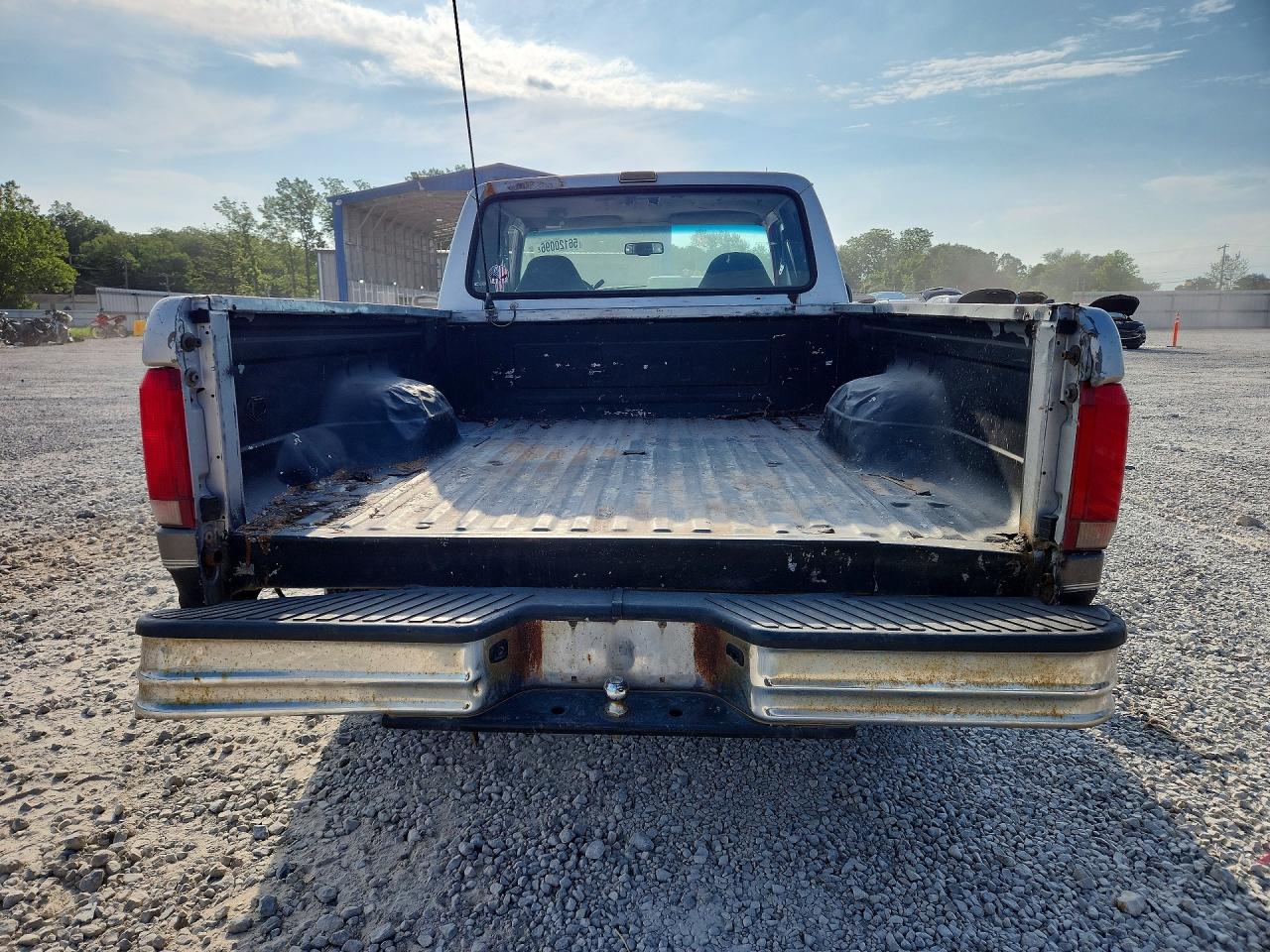 1993 Ford F150 Silver vin: 1FTEX14N7PKB28537