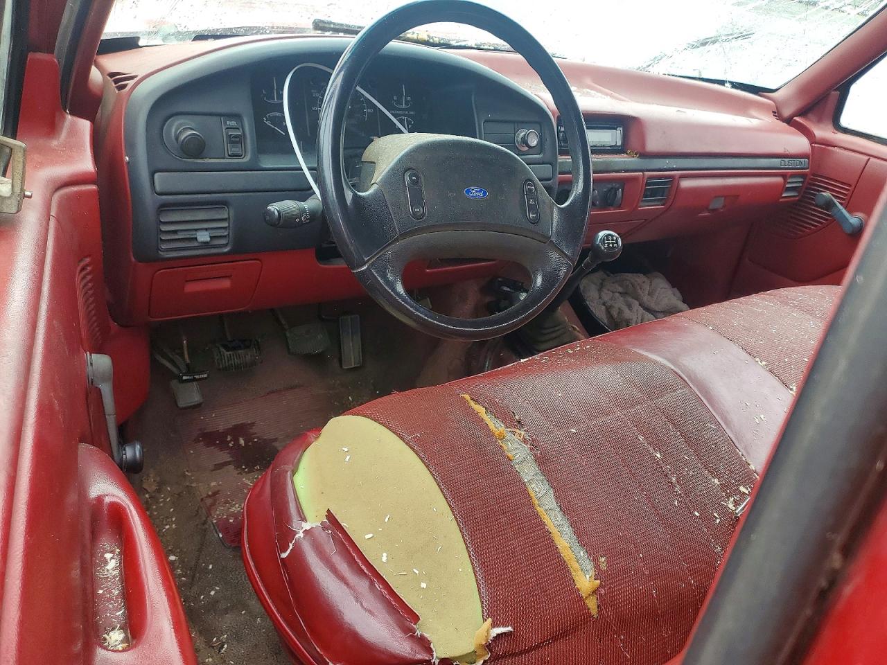 1992 Ford F150 Red vin: 1FTEX14Y7NKB45409