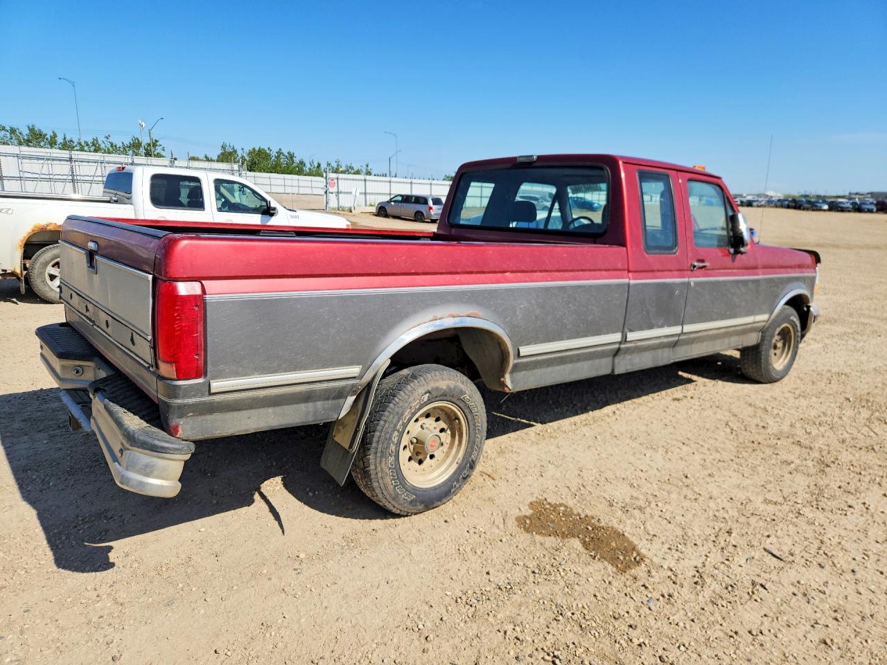 1993 Ford F150 Two Tone vin: 1FTEX15H9PKB16107